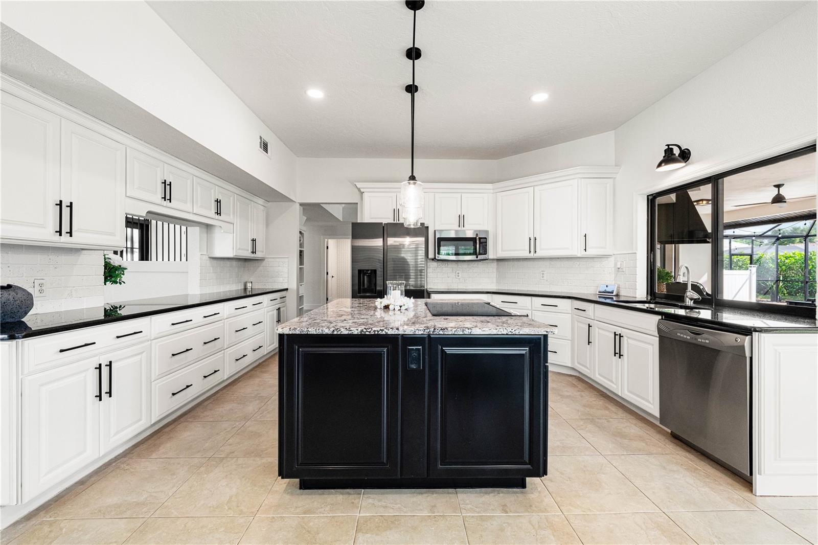 A4655585 Property Photo