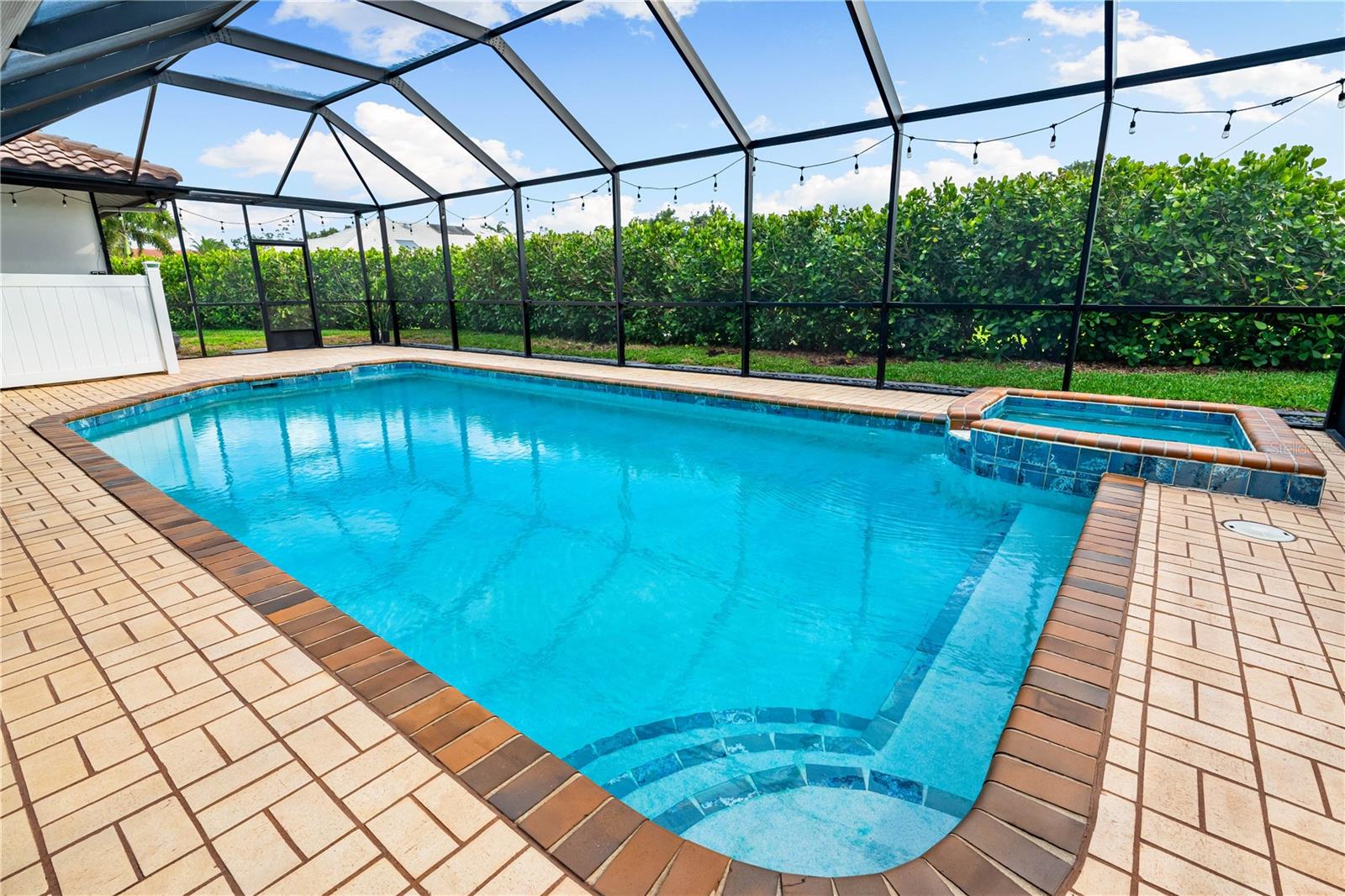A4655585 Property Photo