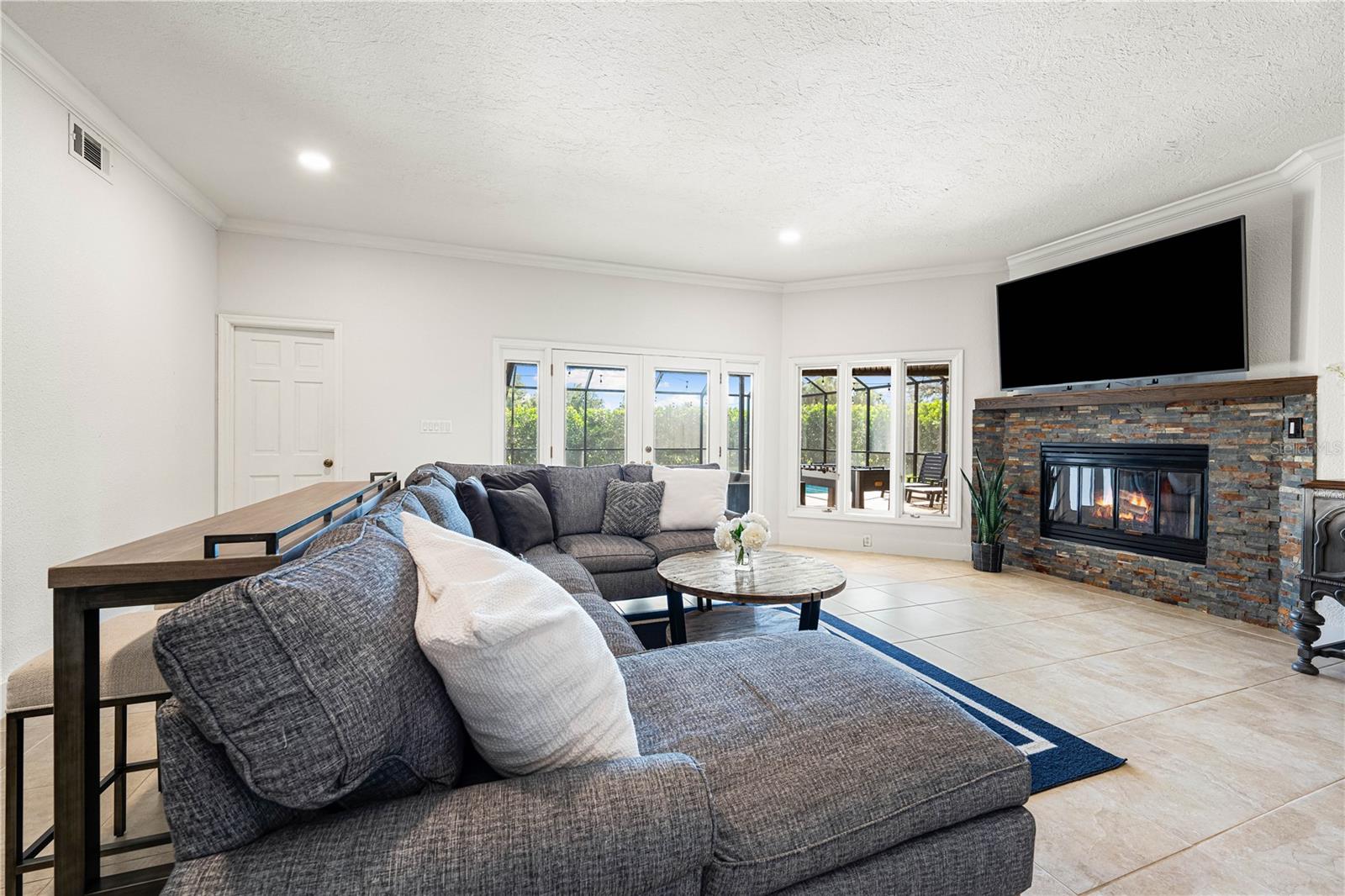 A4655585 Property Photo