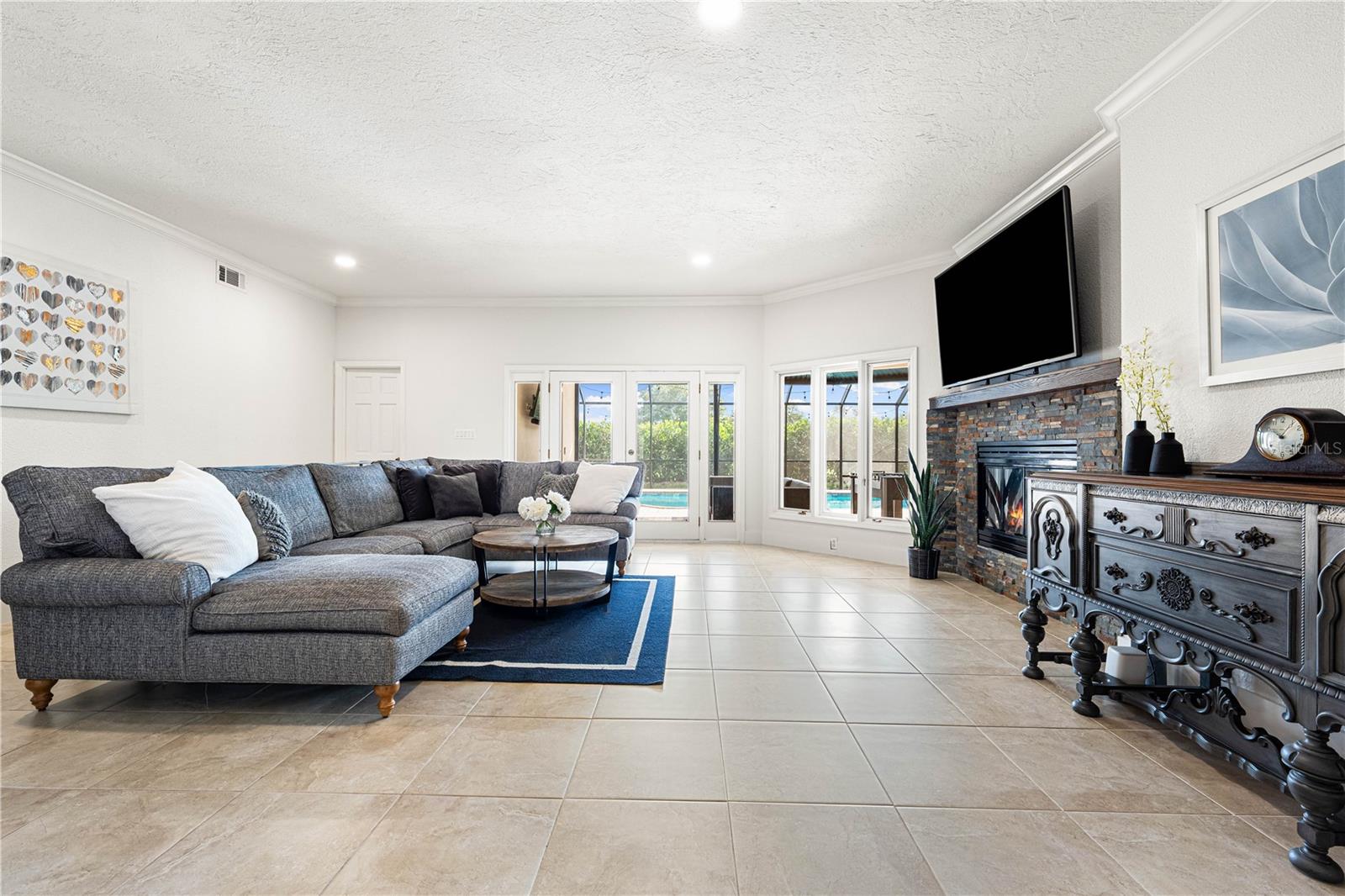 A4655585 Property Photo