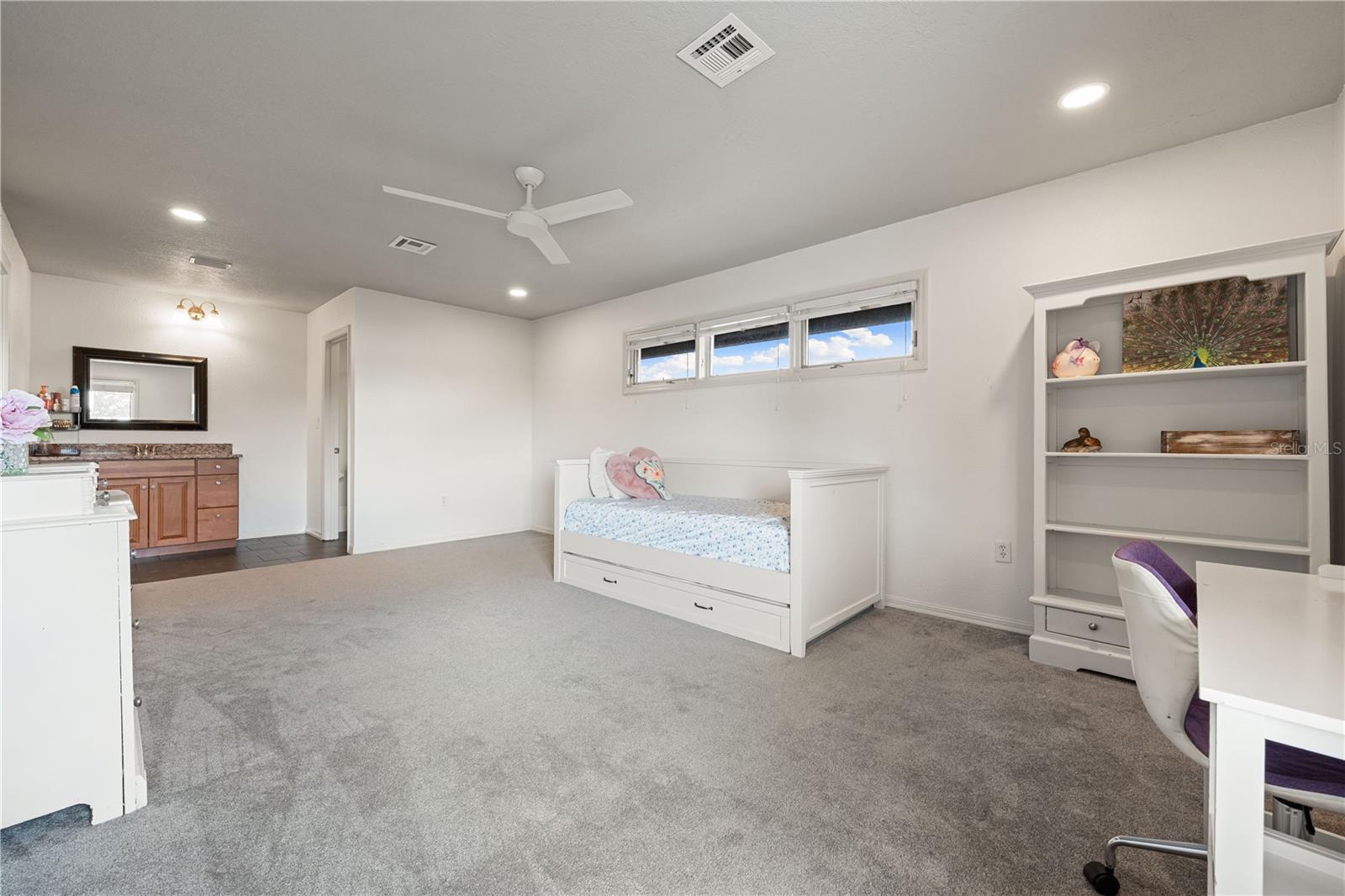 A4655585 Property Photo