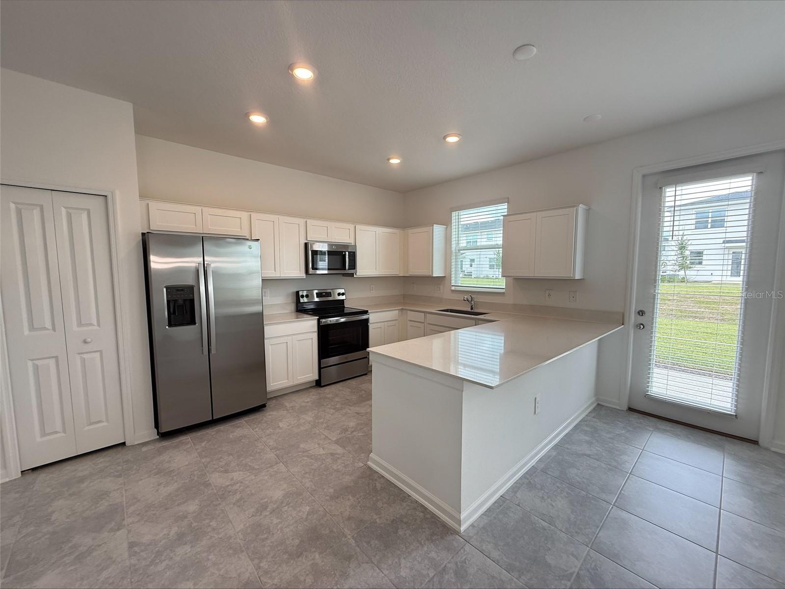 280 NINE IRON DR, DAVENPORT, FL, 33896