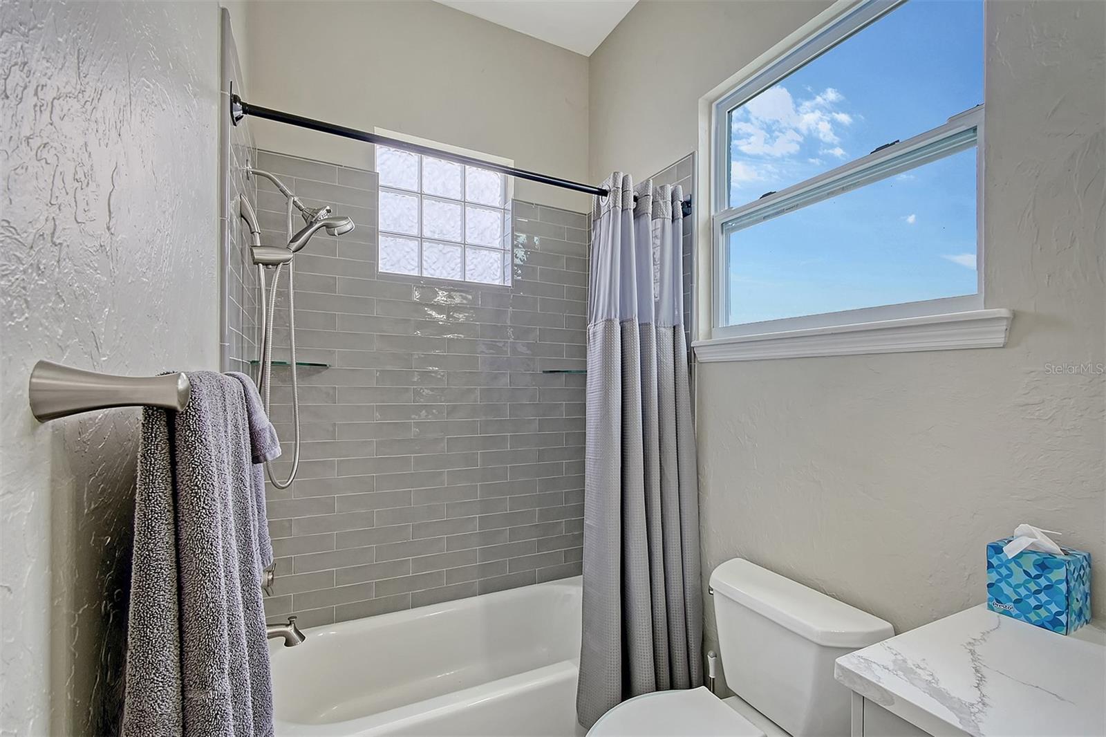 520 RYE RD NE, BRADENTON, FL, 34212