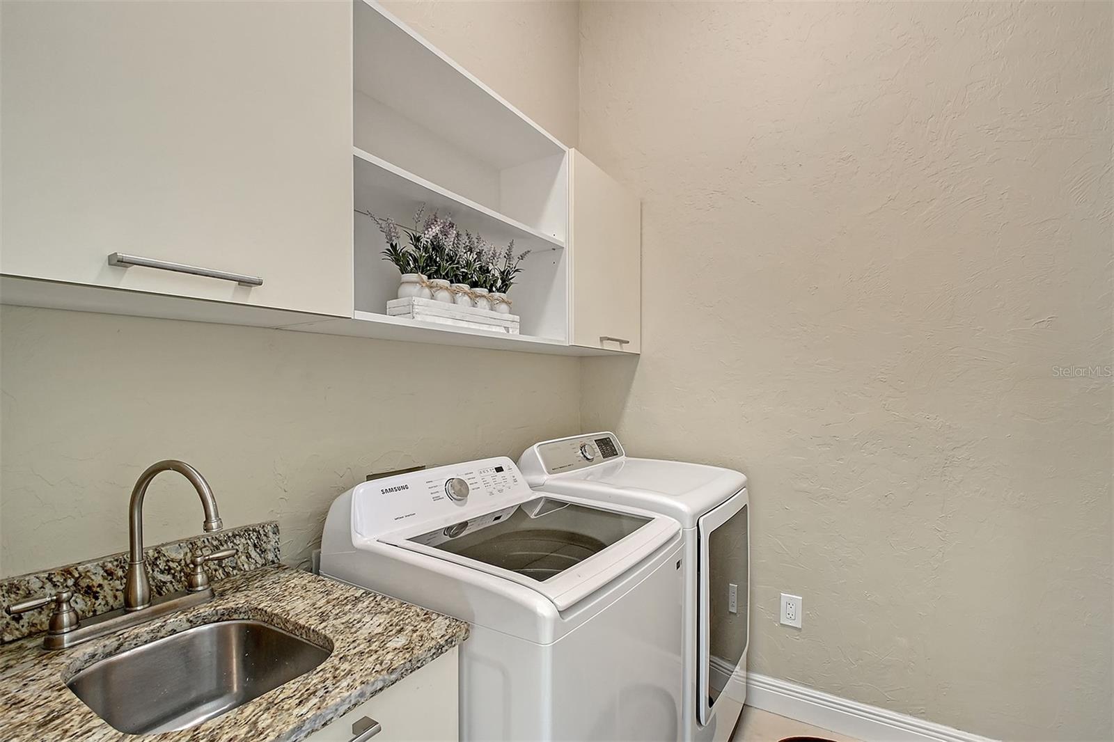 520 RYE RD NE, BRADENTON, FL, 34212