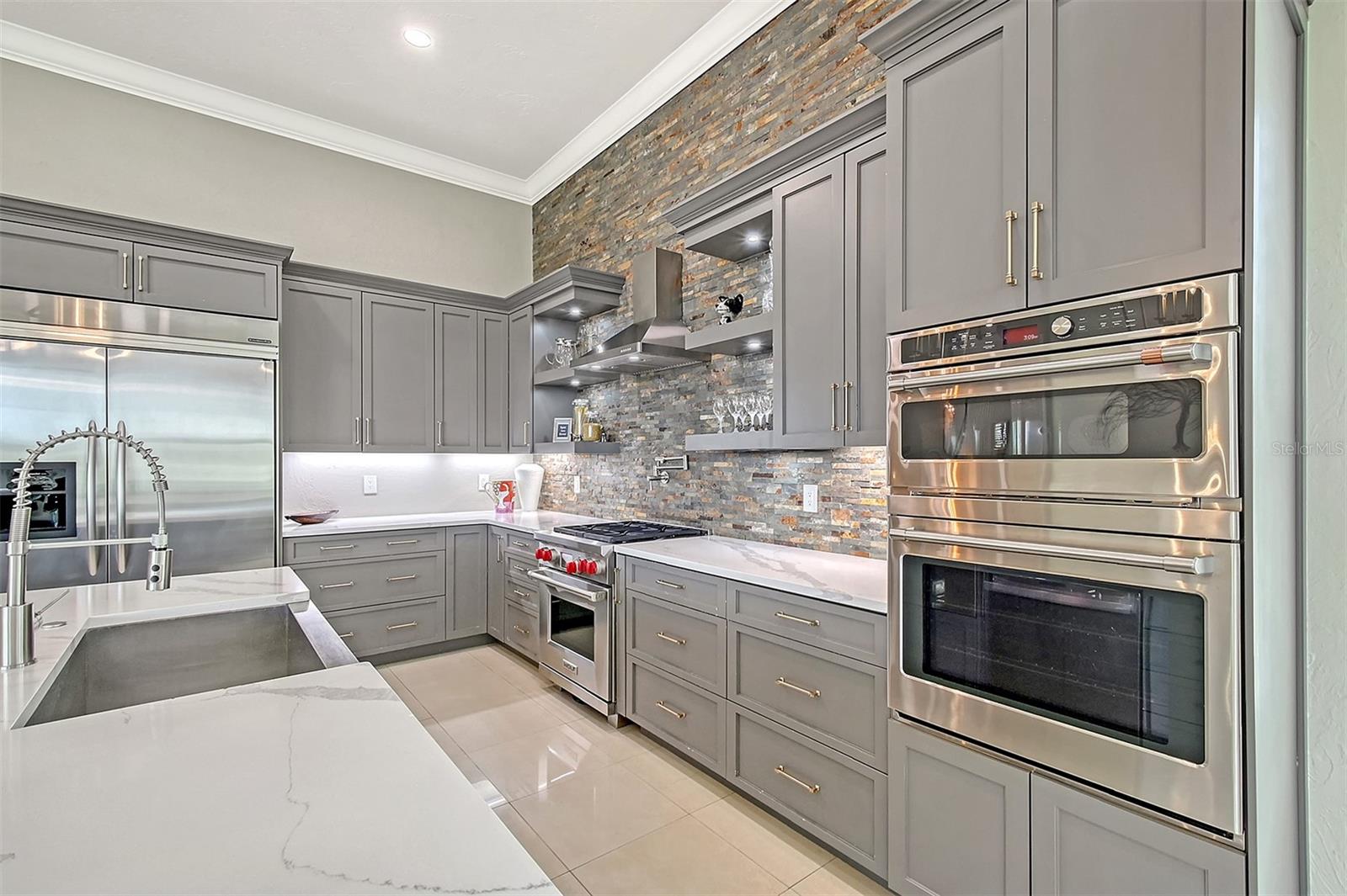 520 RYE RD NE, BRADENTON, FL, 34212