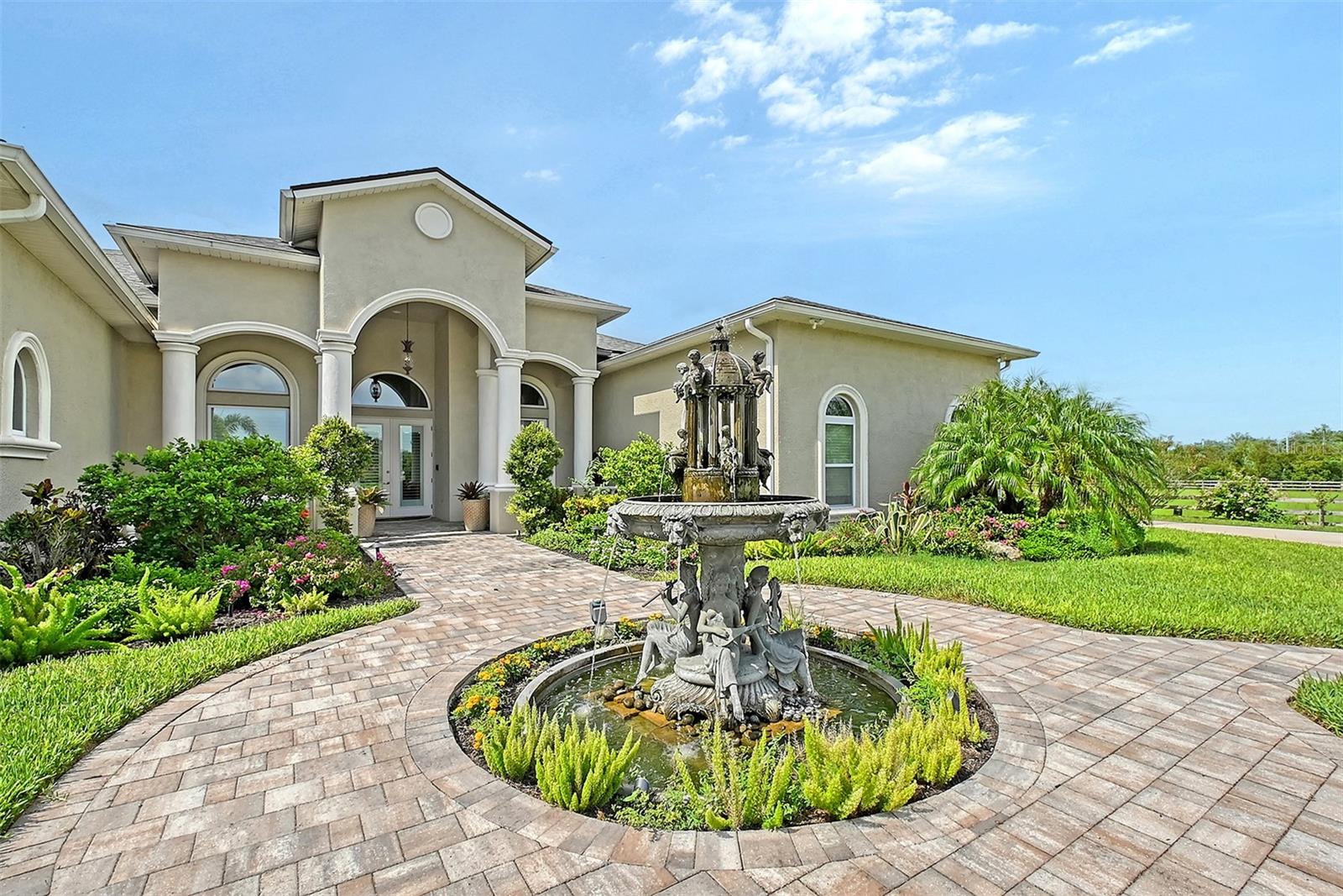 520 RYE RD NE, BRADENTON, FL, 34212