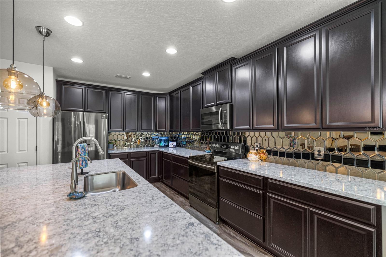 358 IRVING BEND DR, GROVELAND, FL, 34736