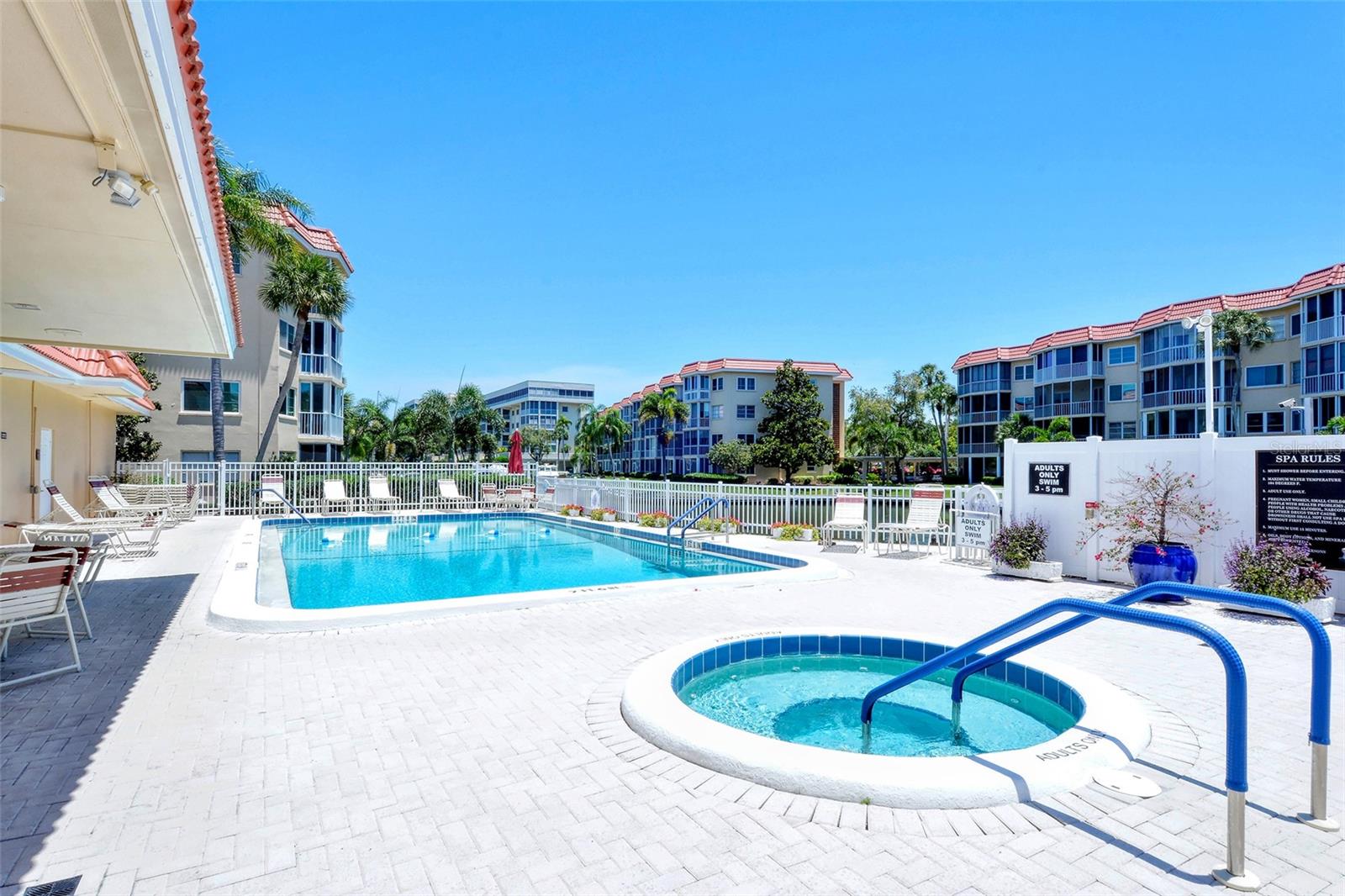 1300 N PORTOFINO DR #103, SARASOTA, FL, 34242