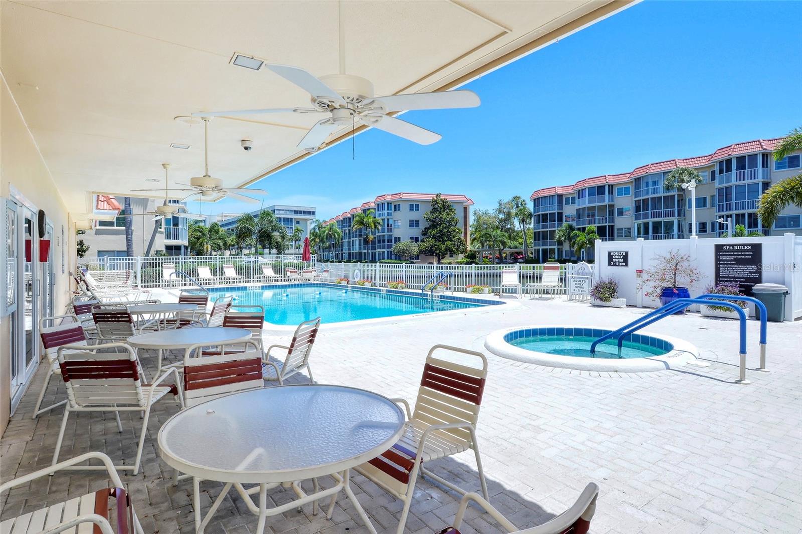 1300 N PORTOFINO DR #103, SARASOTA, FL, 34242