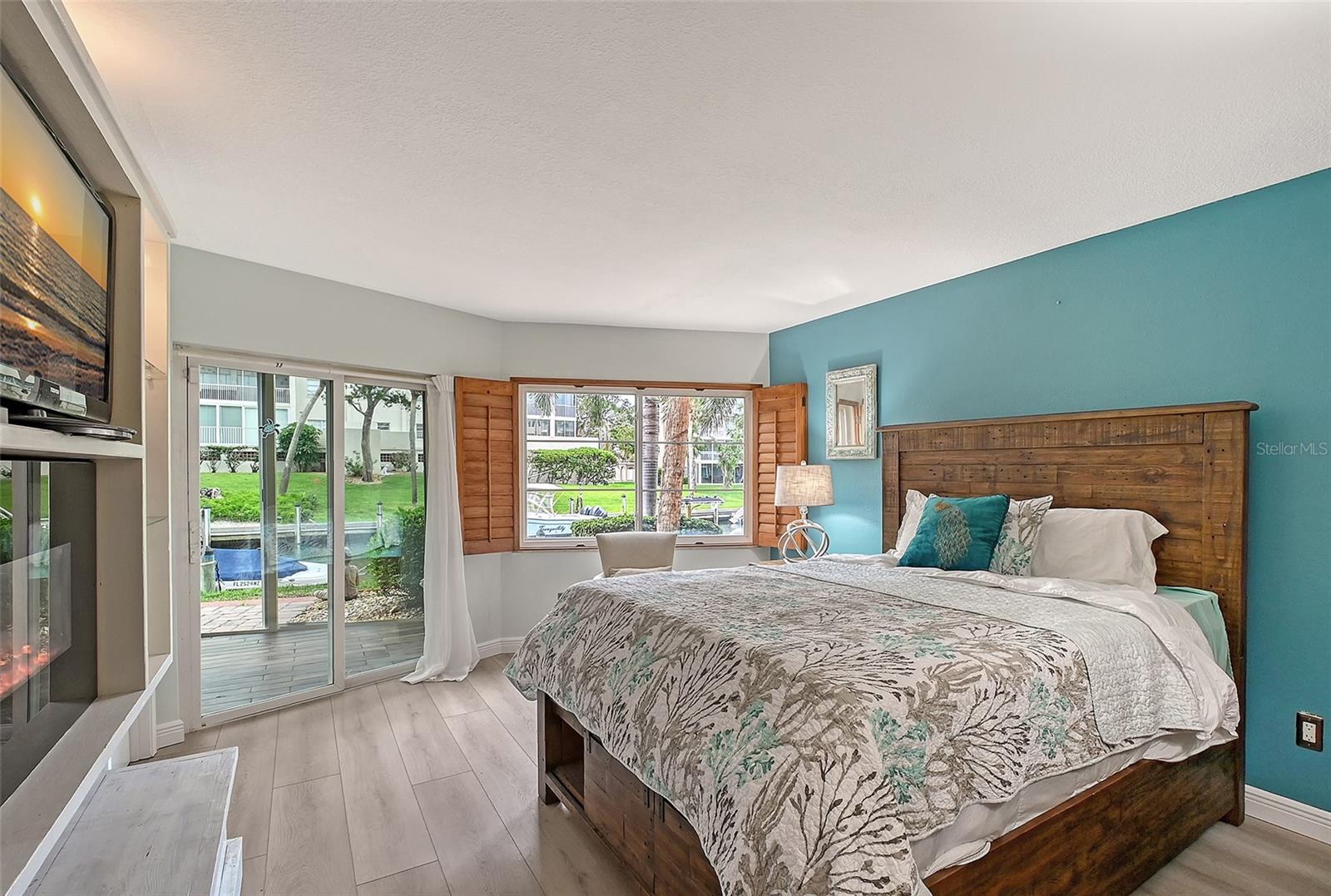 1300 N PORTOFINO DR #103, SARASOTA, FL, 34242