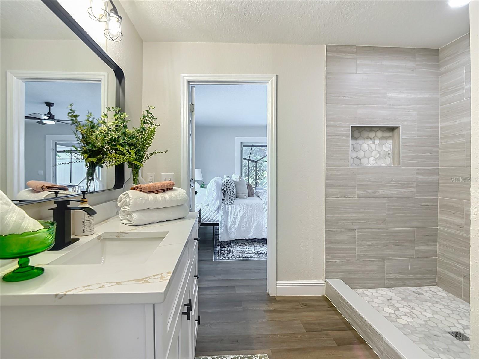 1611 CANAL, TAVARES, FL, 32778