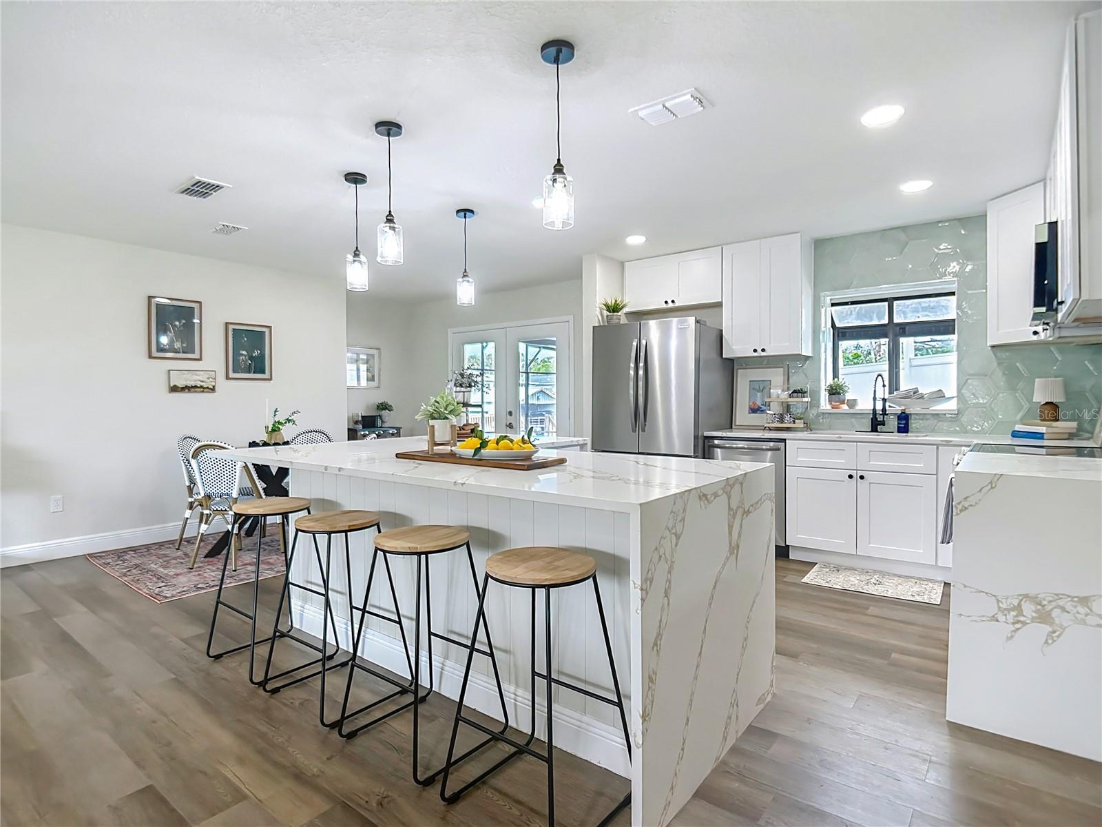 1611 CANAL, TAVARES, FL, 32778