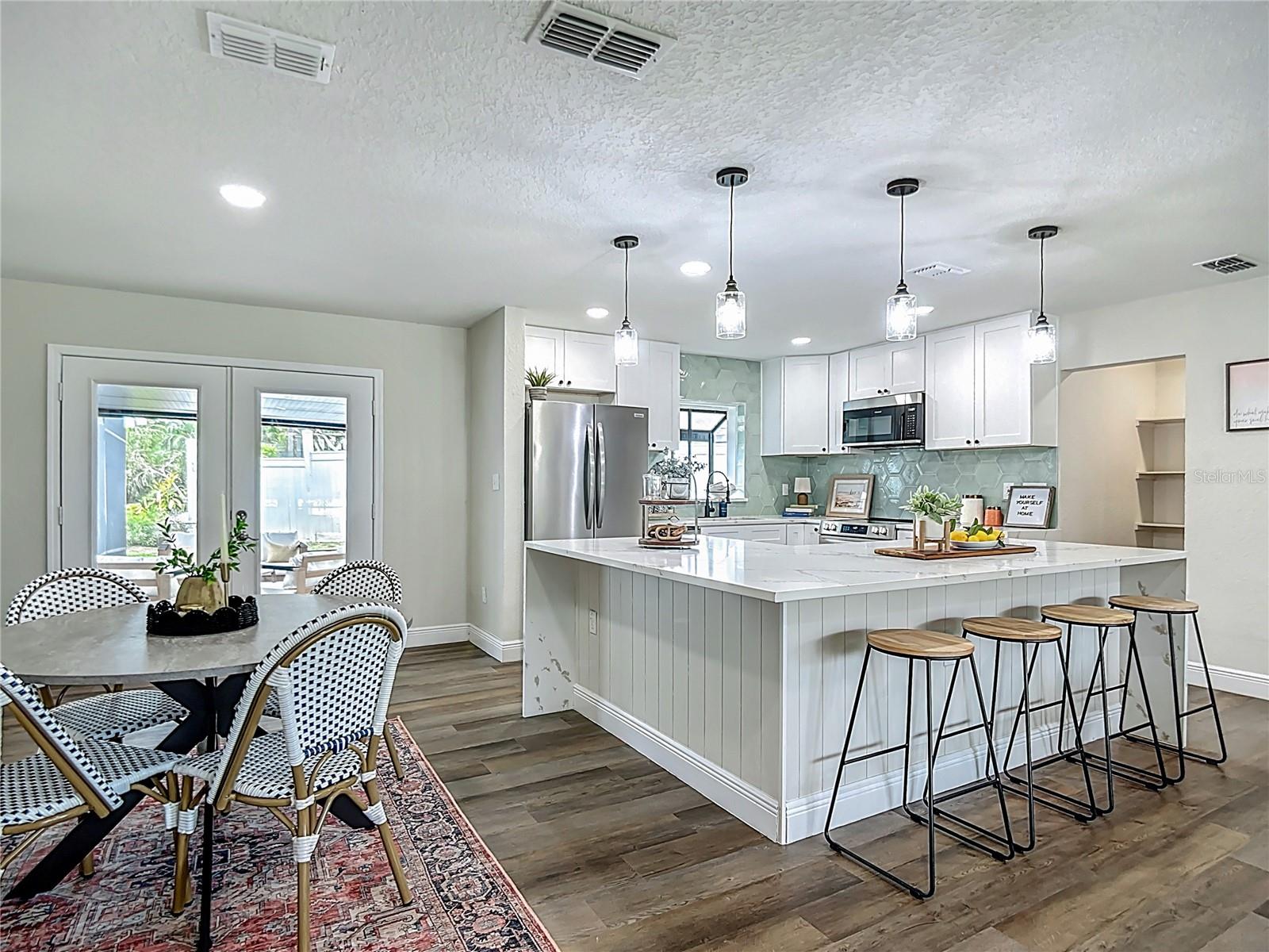 1611 CANAL, TAVARES, FL, 32778