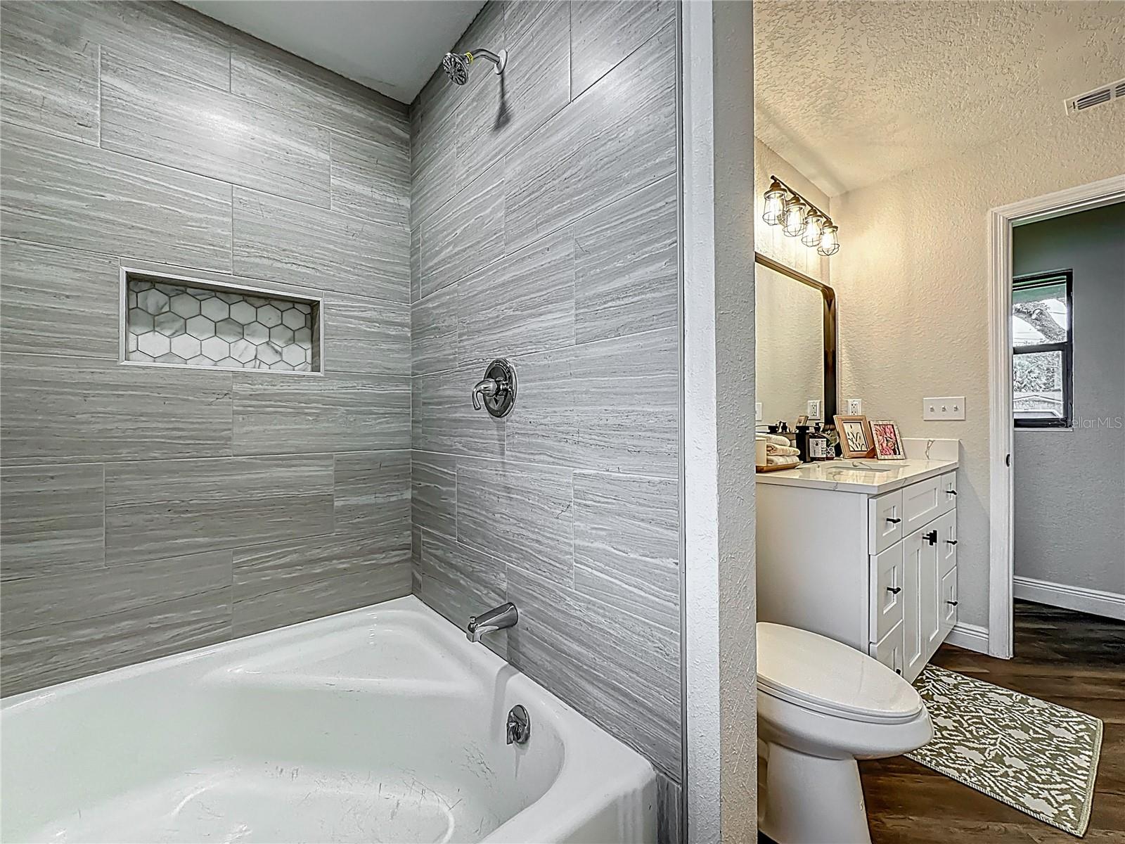 1611 CANAL, TAVARES, FL, 32778