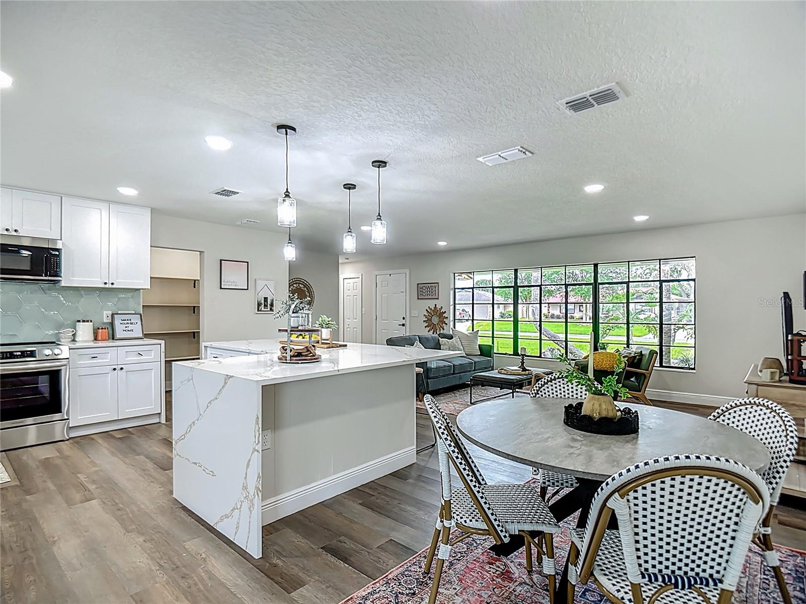 1611 CANAL, TAVARES, FL, 32778