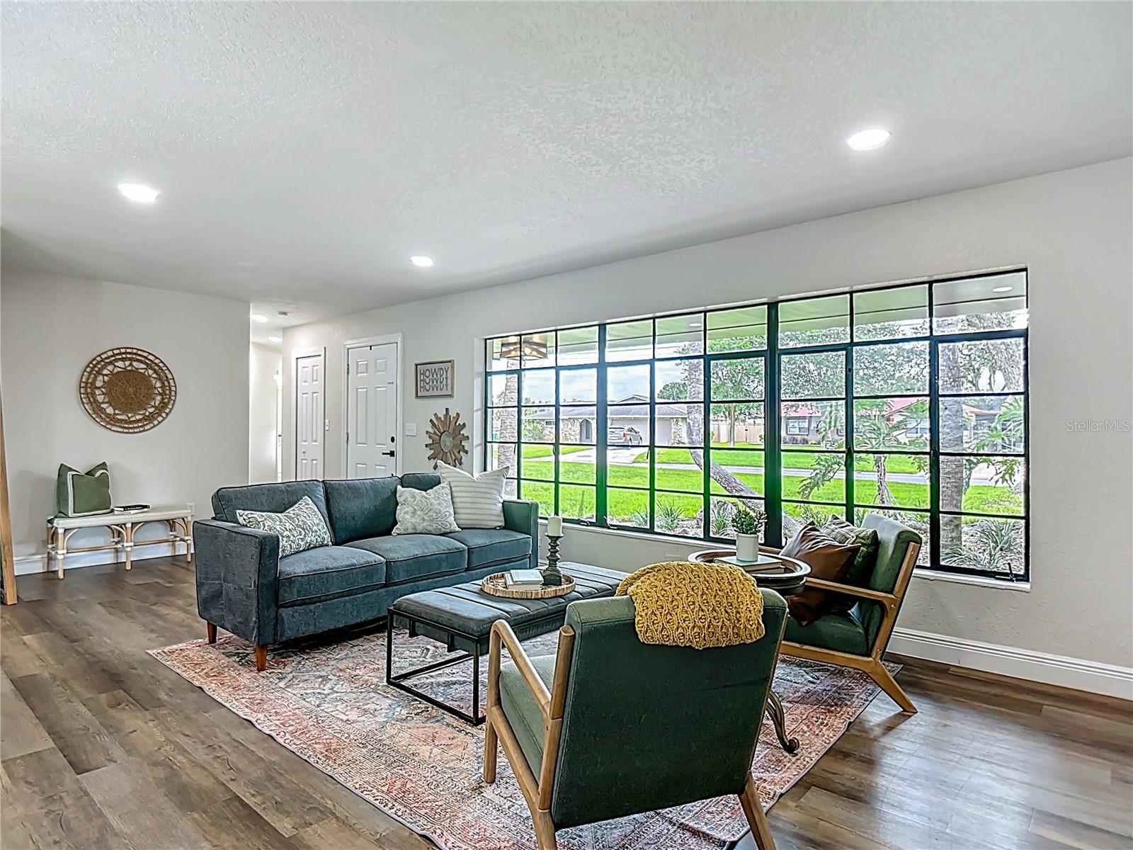 1611 CANAL, TAVARES, FL, 32778