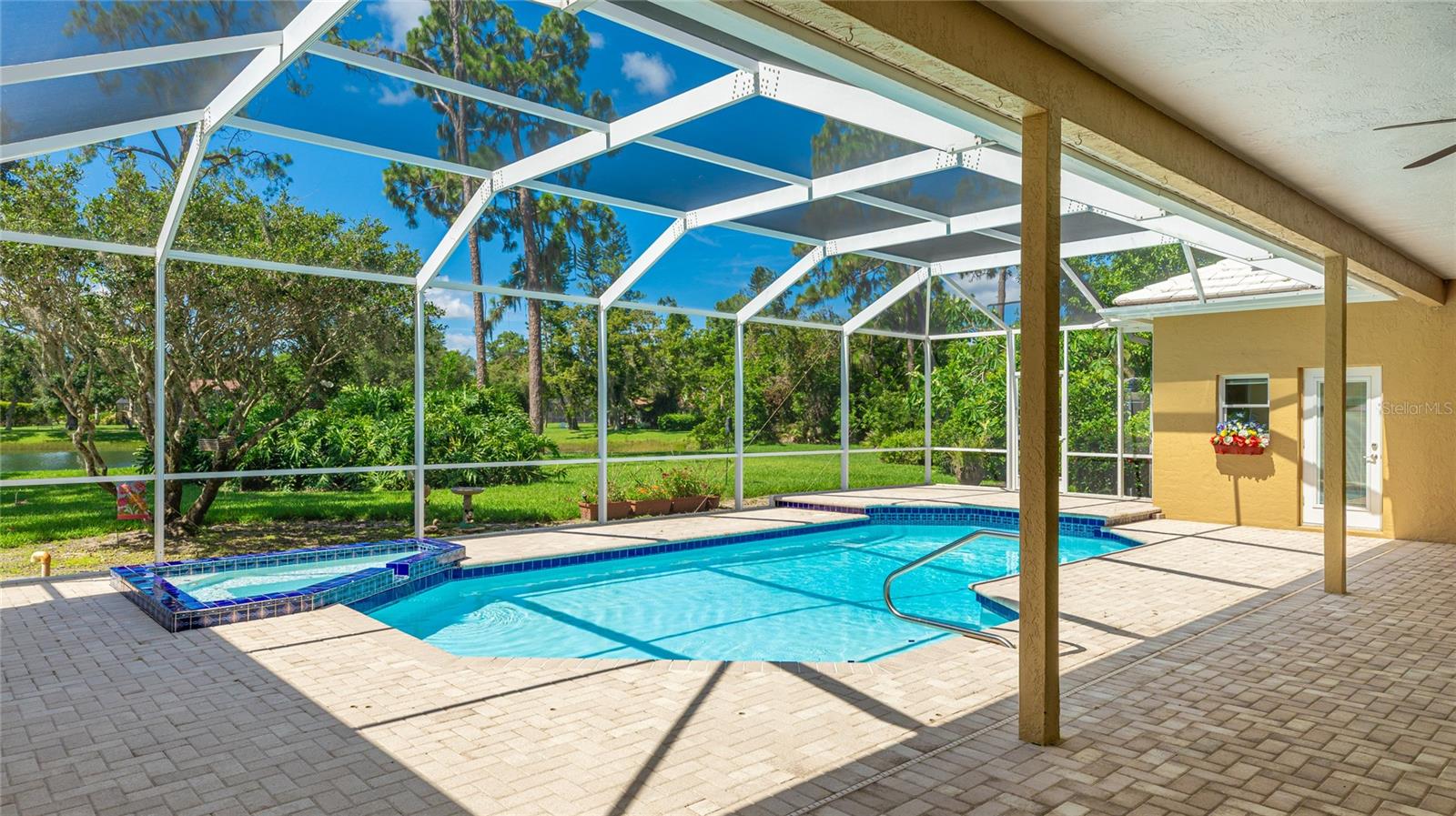 A4655607 Property Photo