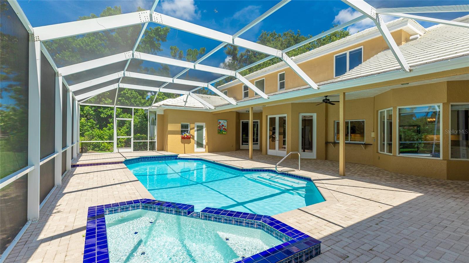 A4655607 Property Photo