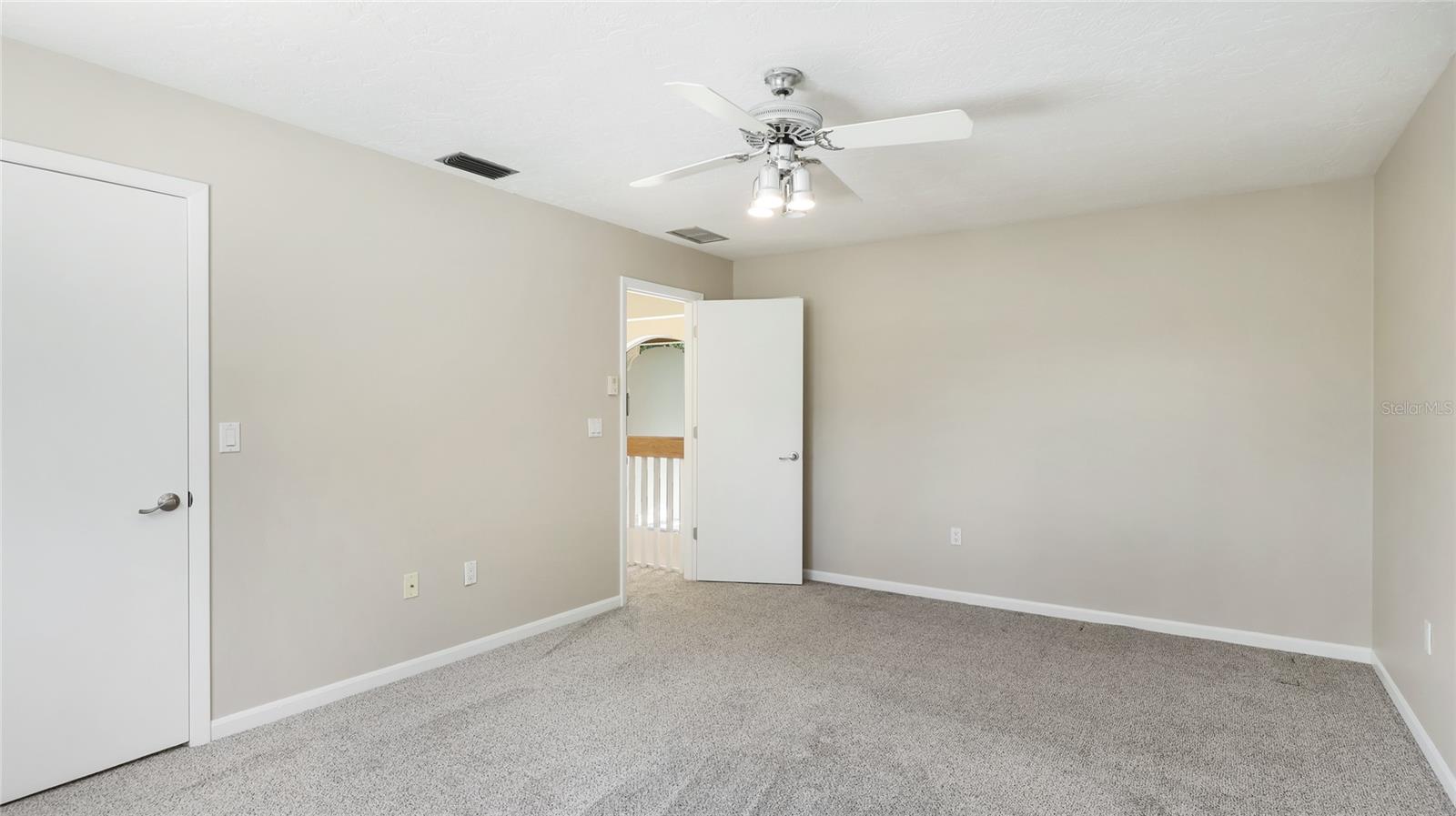 A4655607 Property Photo
