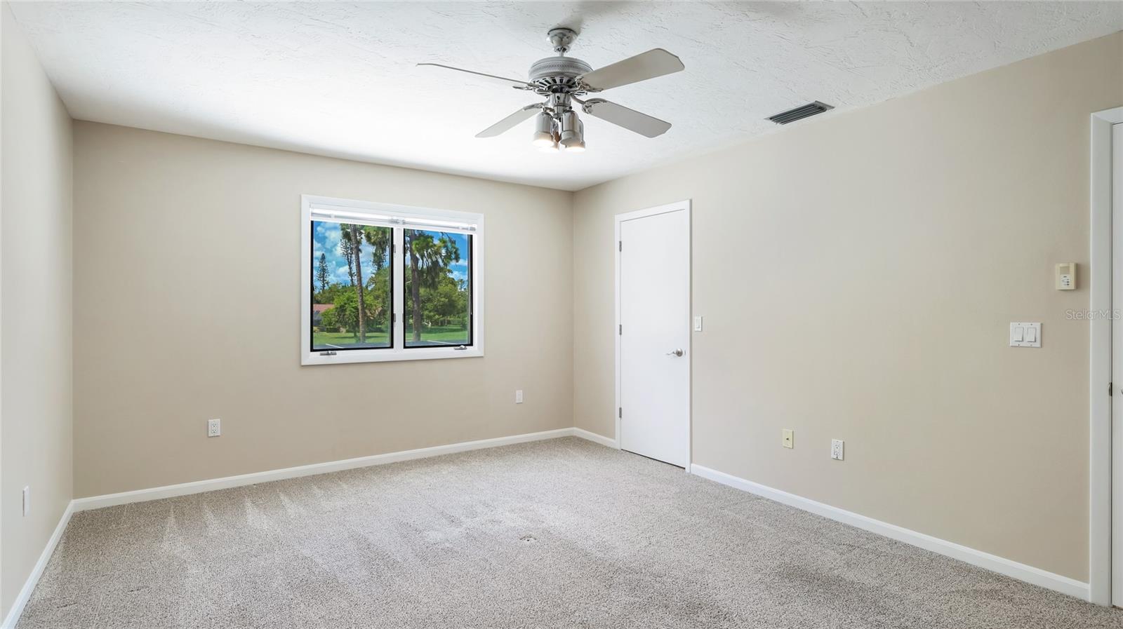 A4655607 Property Photo