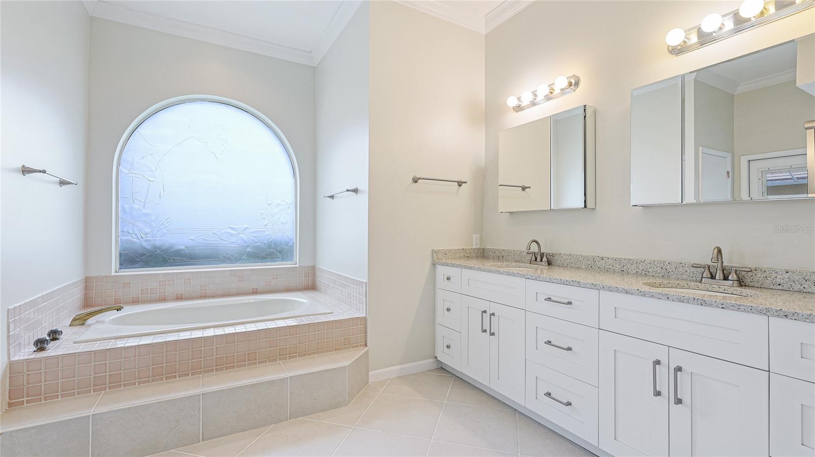A4655607 Property Photo