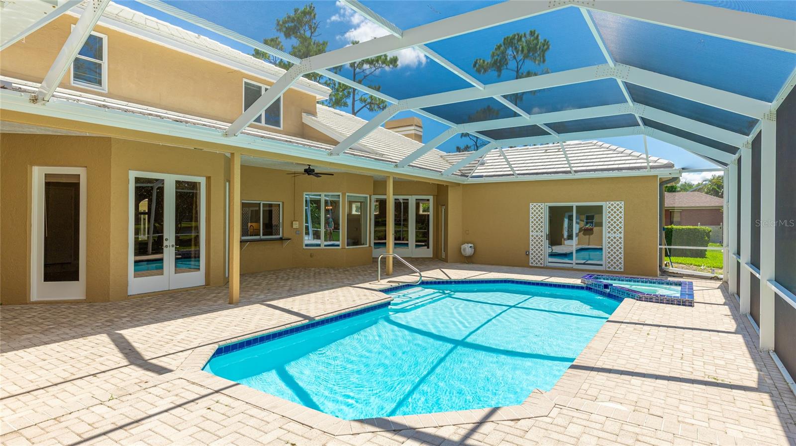 A4655607 Property Photo