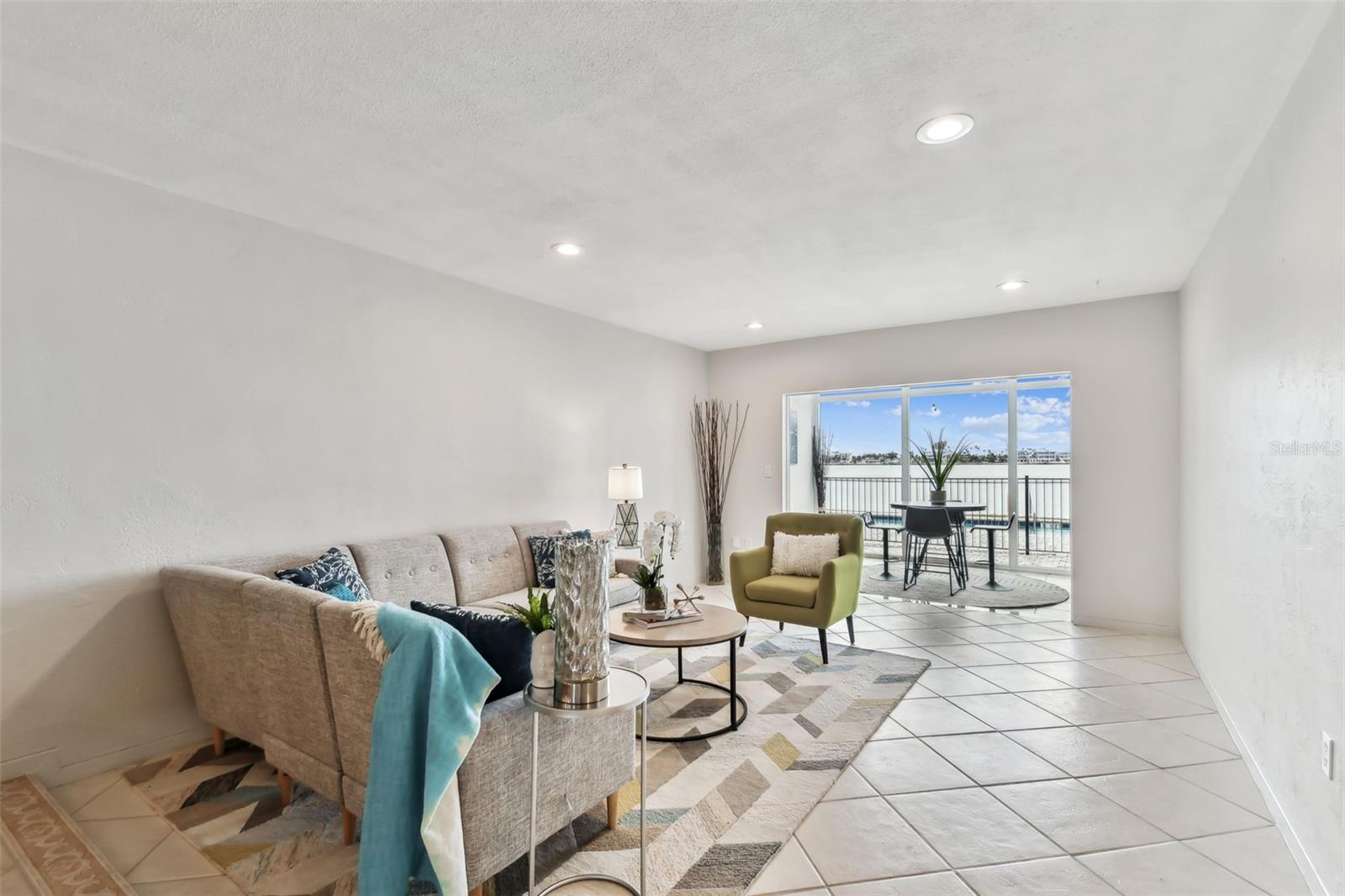 800 MADONNA BLVD #2, TIERRA VERDE, FL, 33715