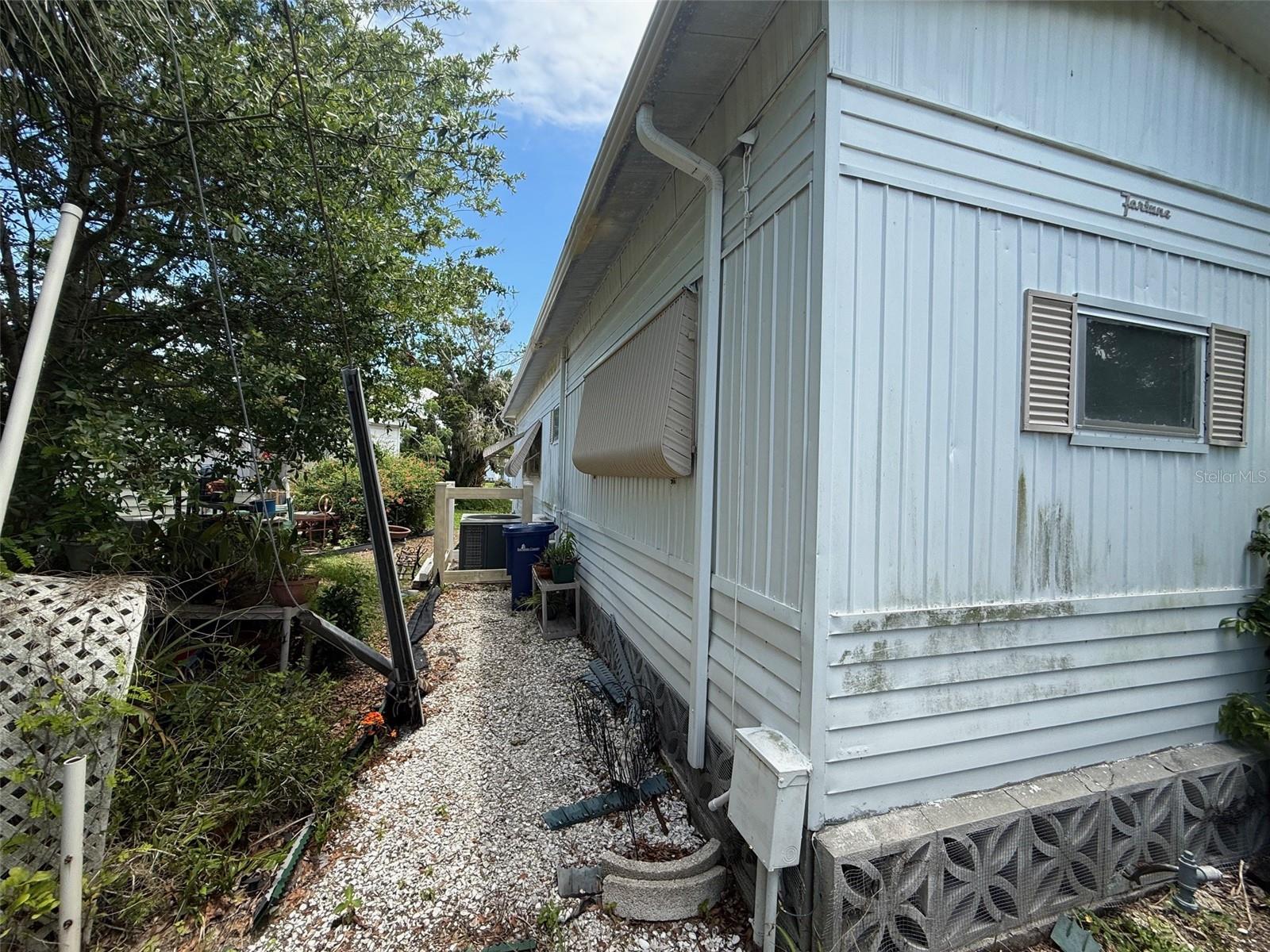 A4655608 Property Photo