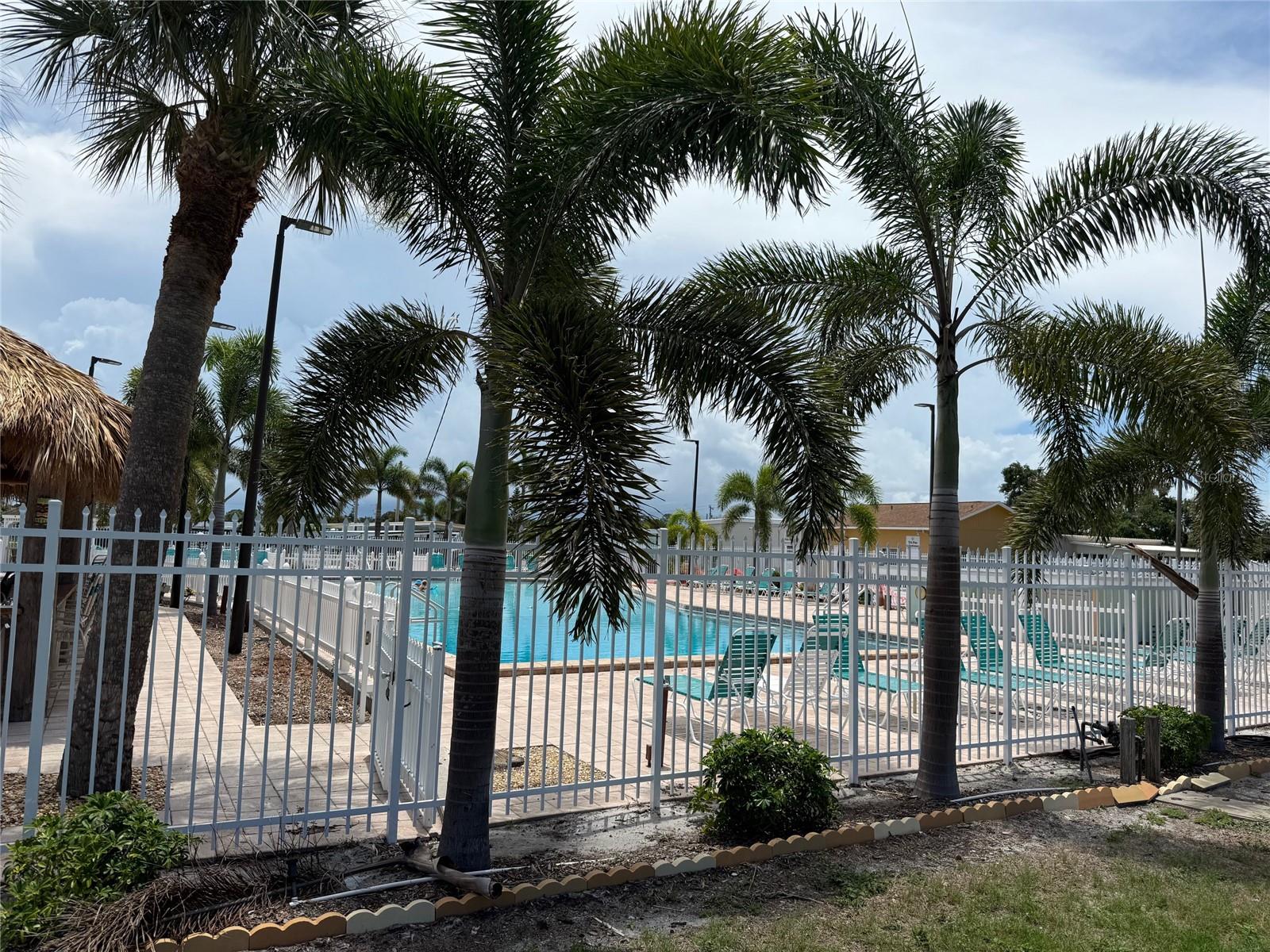 A4655608 Property Photo