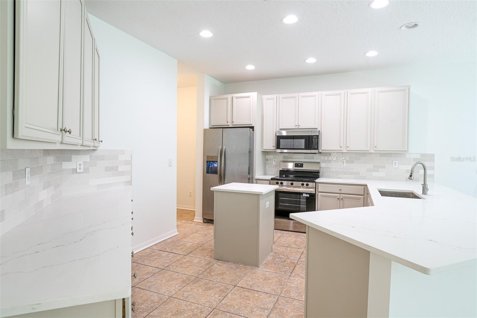 10605 MARSANNE PL, RIVERVIEW, FL, 33578