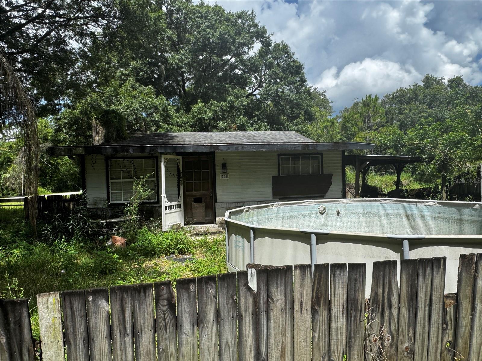 V4943220 Property Photo