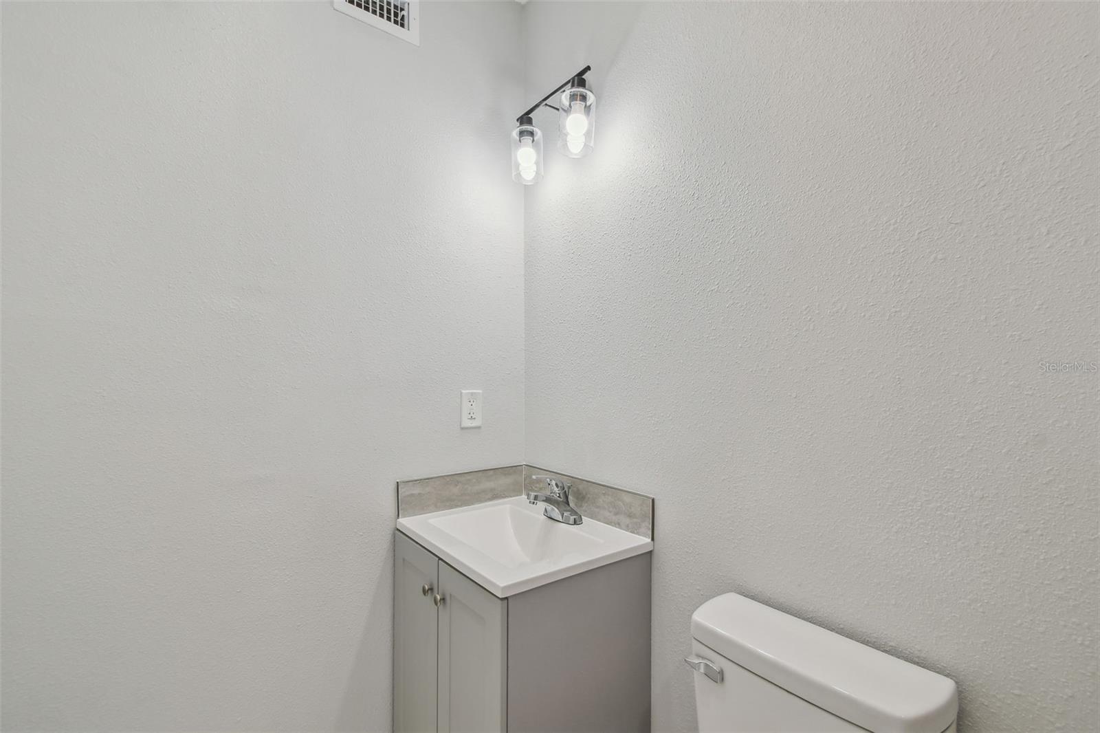 1905 E BROAD ST, TAMPA, FL, 33610