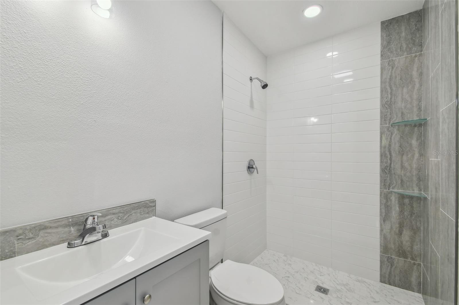 1905 E BROAD ST, TAMPA, FL, 33610