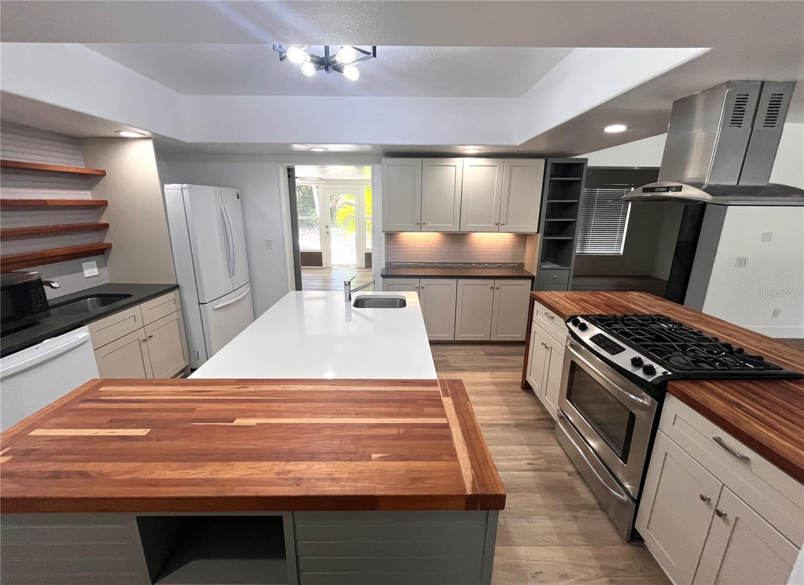 2000 CRAFT LN, SARASOTA, FL, 34239