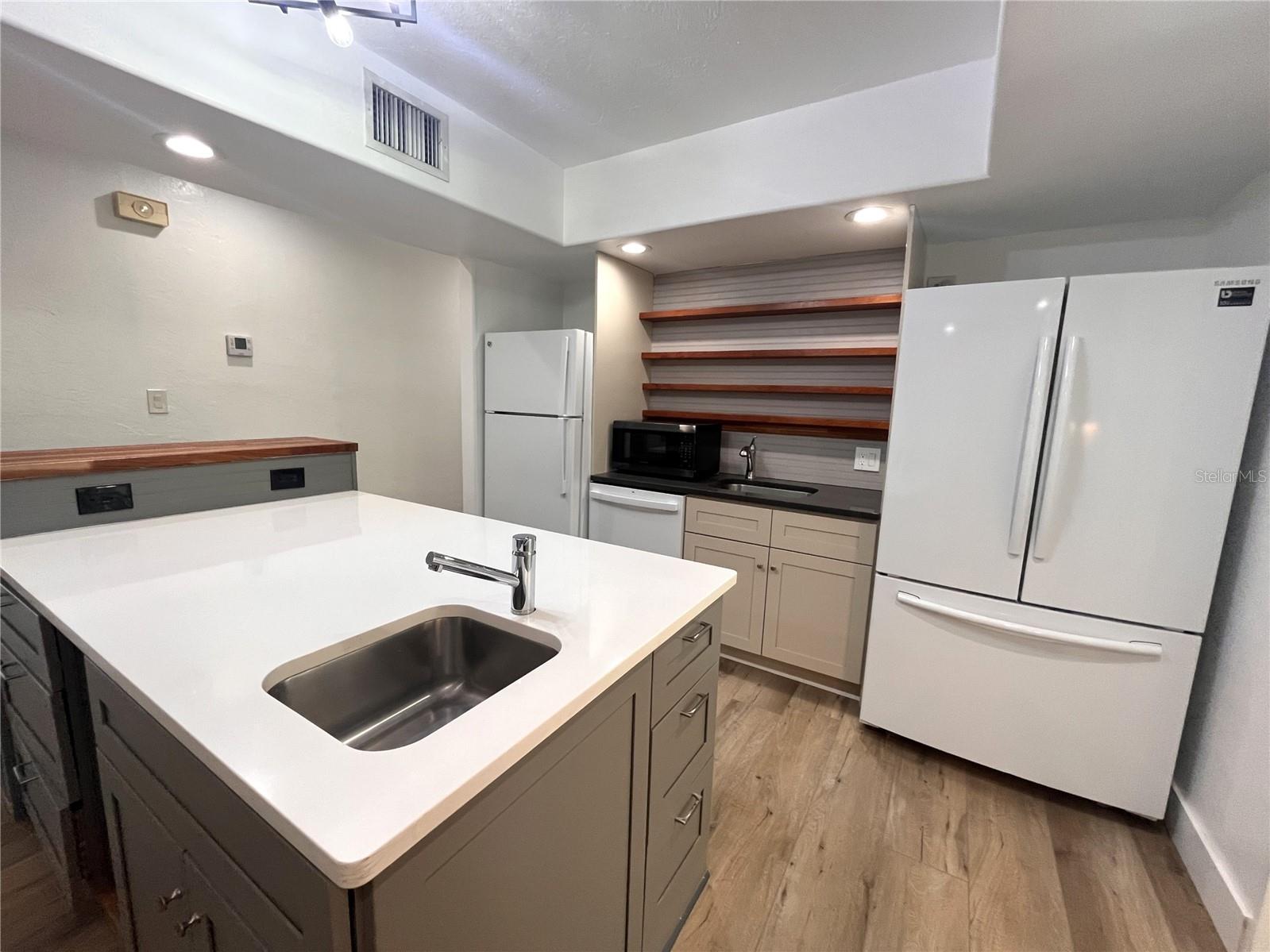 2000 CRAFT LN, SARASOTA, FL, 34239