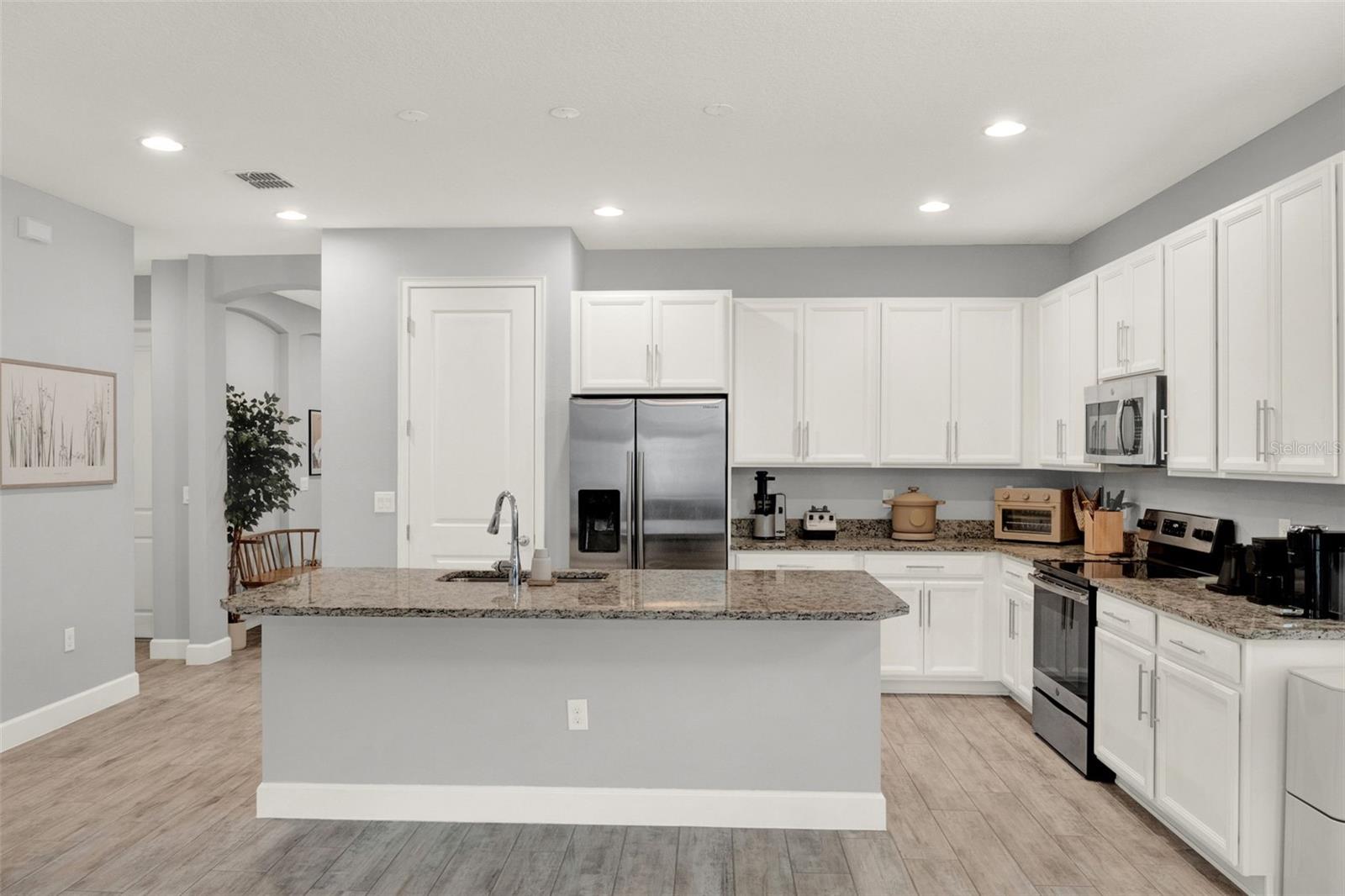 1061 CASTLEVECCHIO LOOP, ORLANDO, FL, 32825