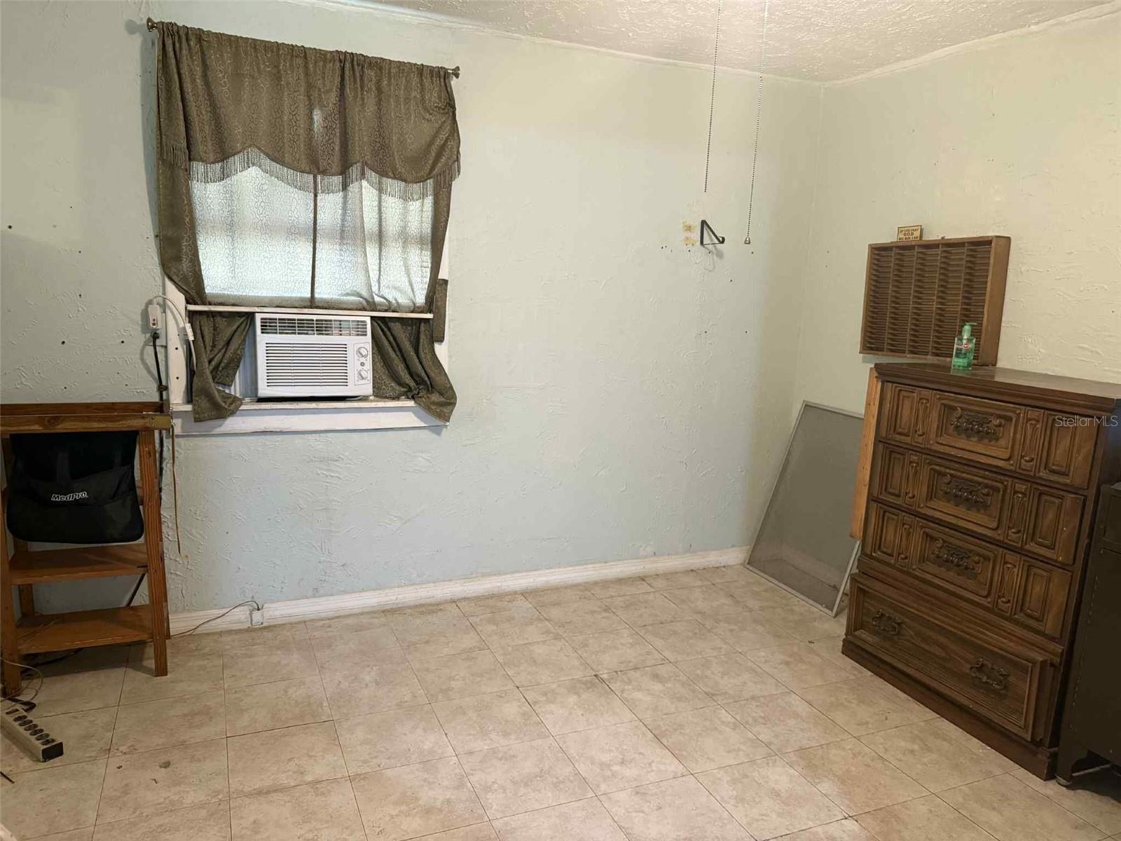 5807 N HALE AVE, TAMPA, FL, 33614