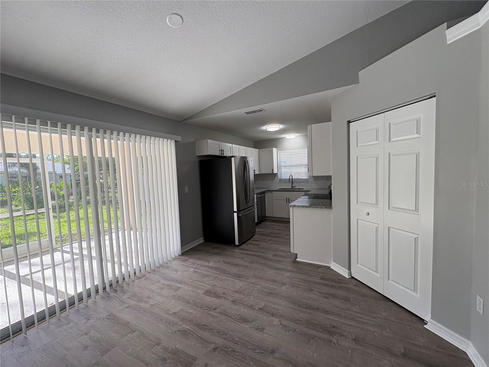 A4655665 Property Photo