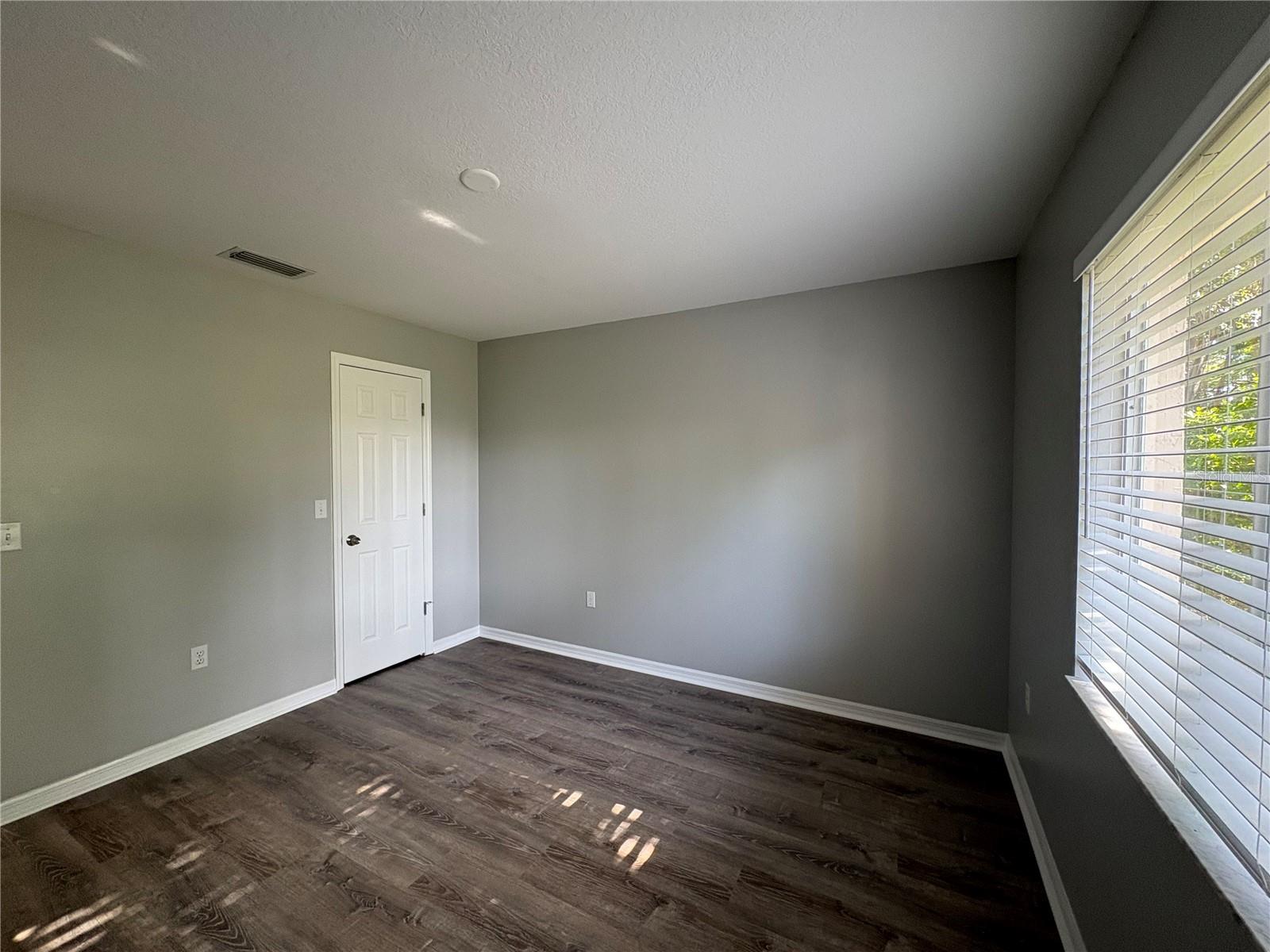 A4655665 Property Photo