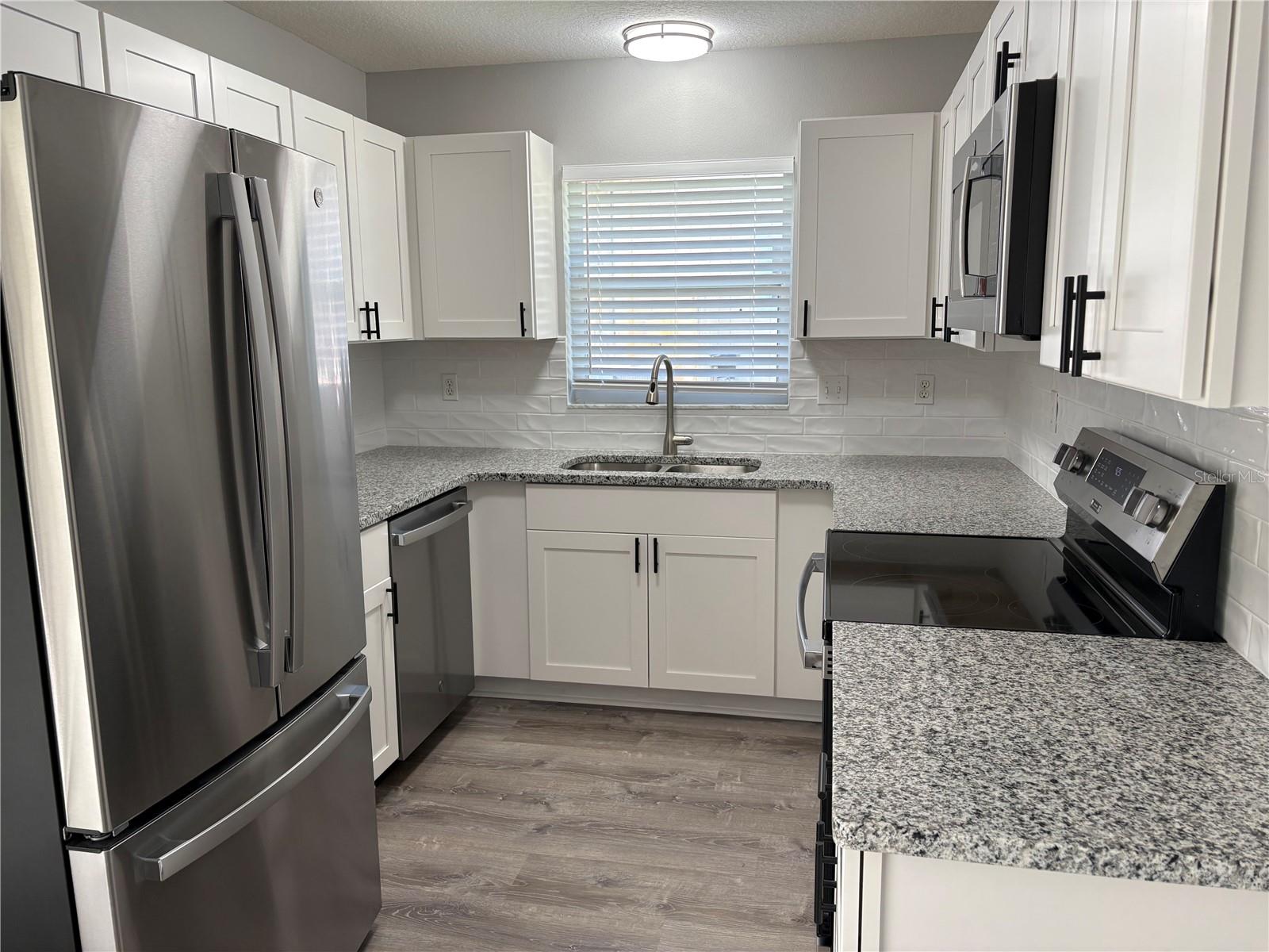 A4655665 Property Photo
