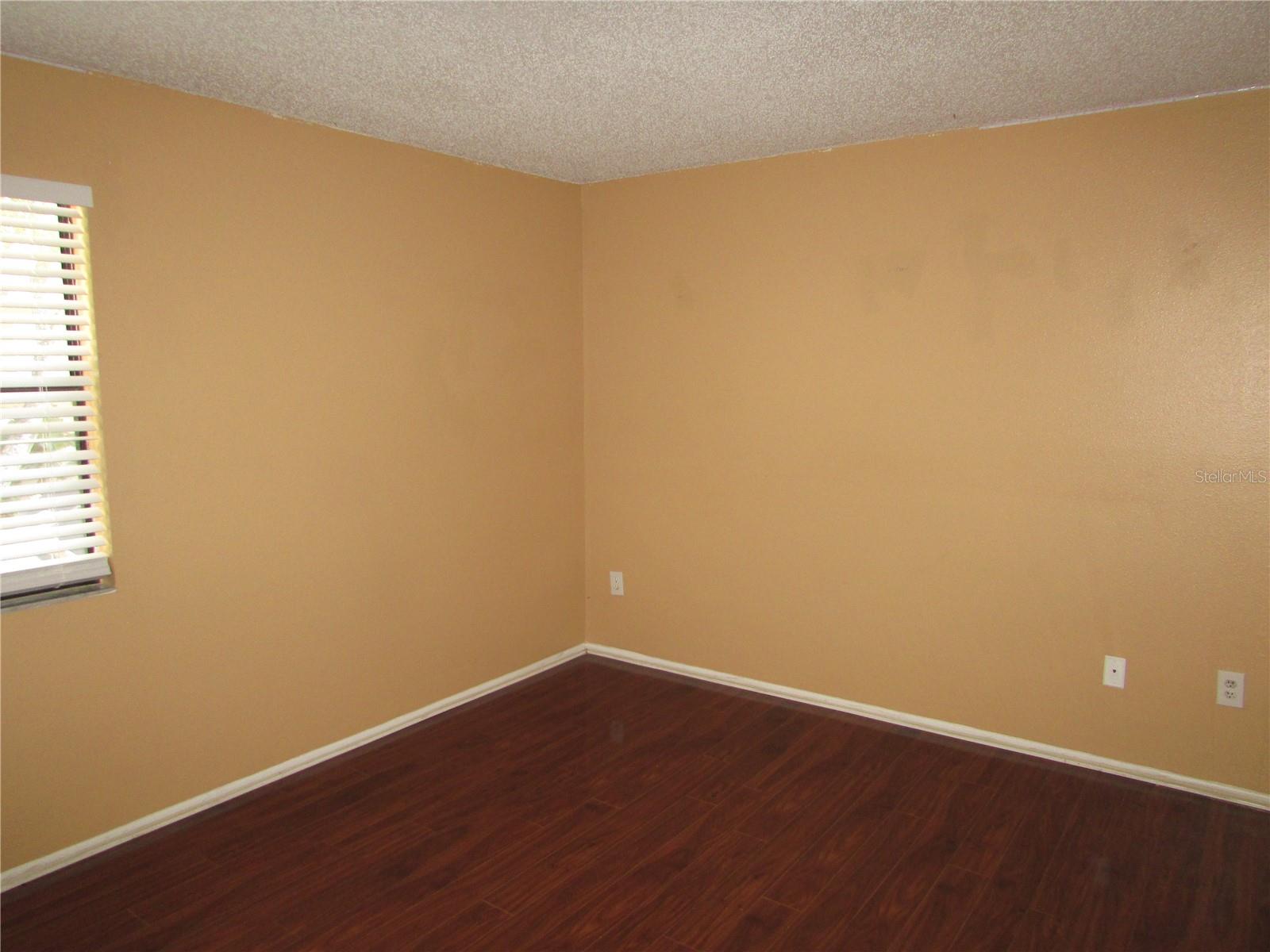 10049 LAKE OAK CIR, TAMPA, FL, 33624