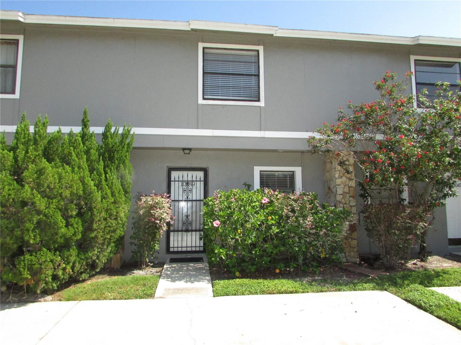 10049 LAKE OAK CIR, TAMPA, FL, 33624