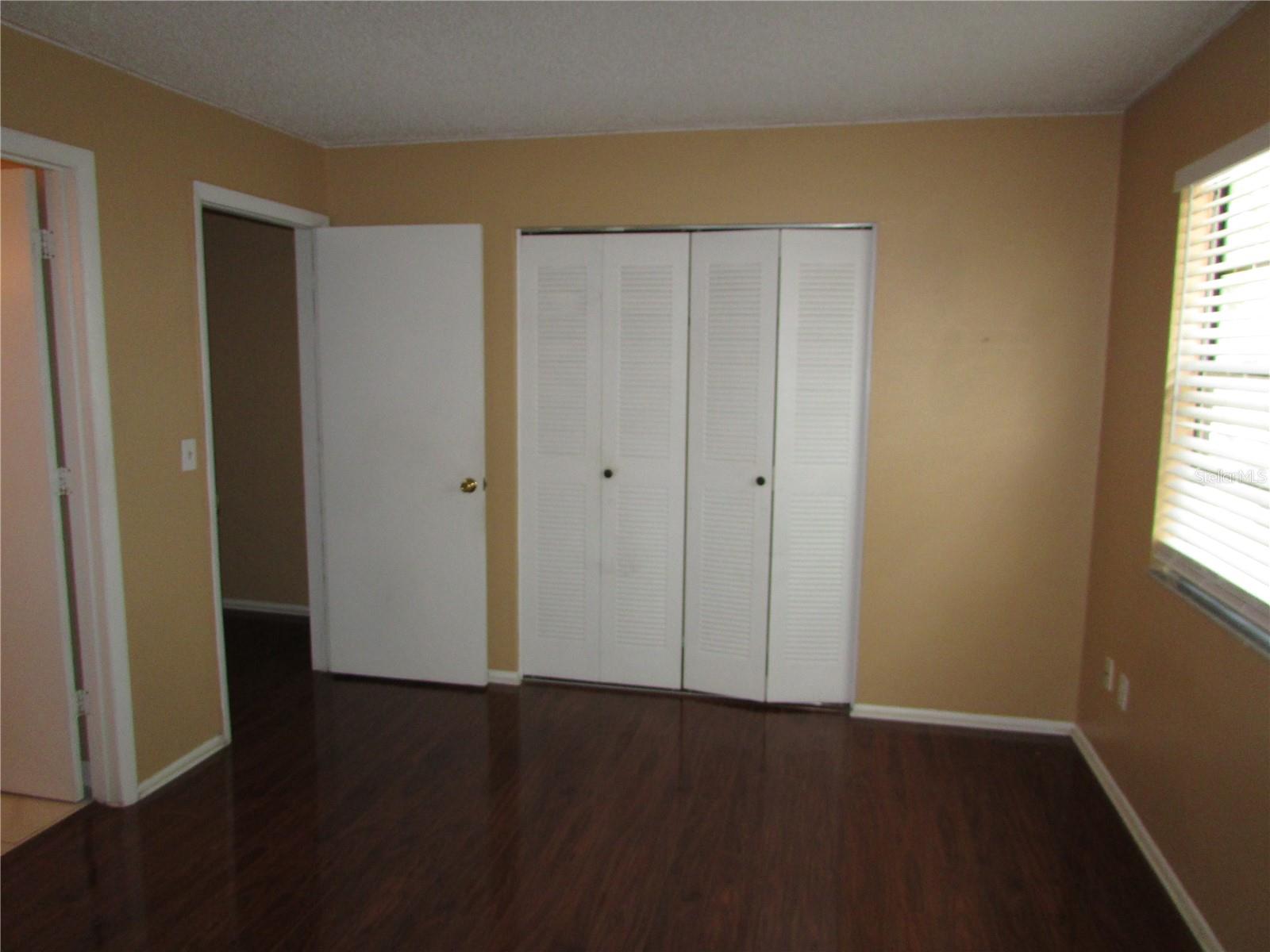 10049 LAKE OAK CIR, TAMPA, FL, 33624