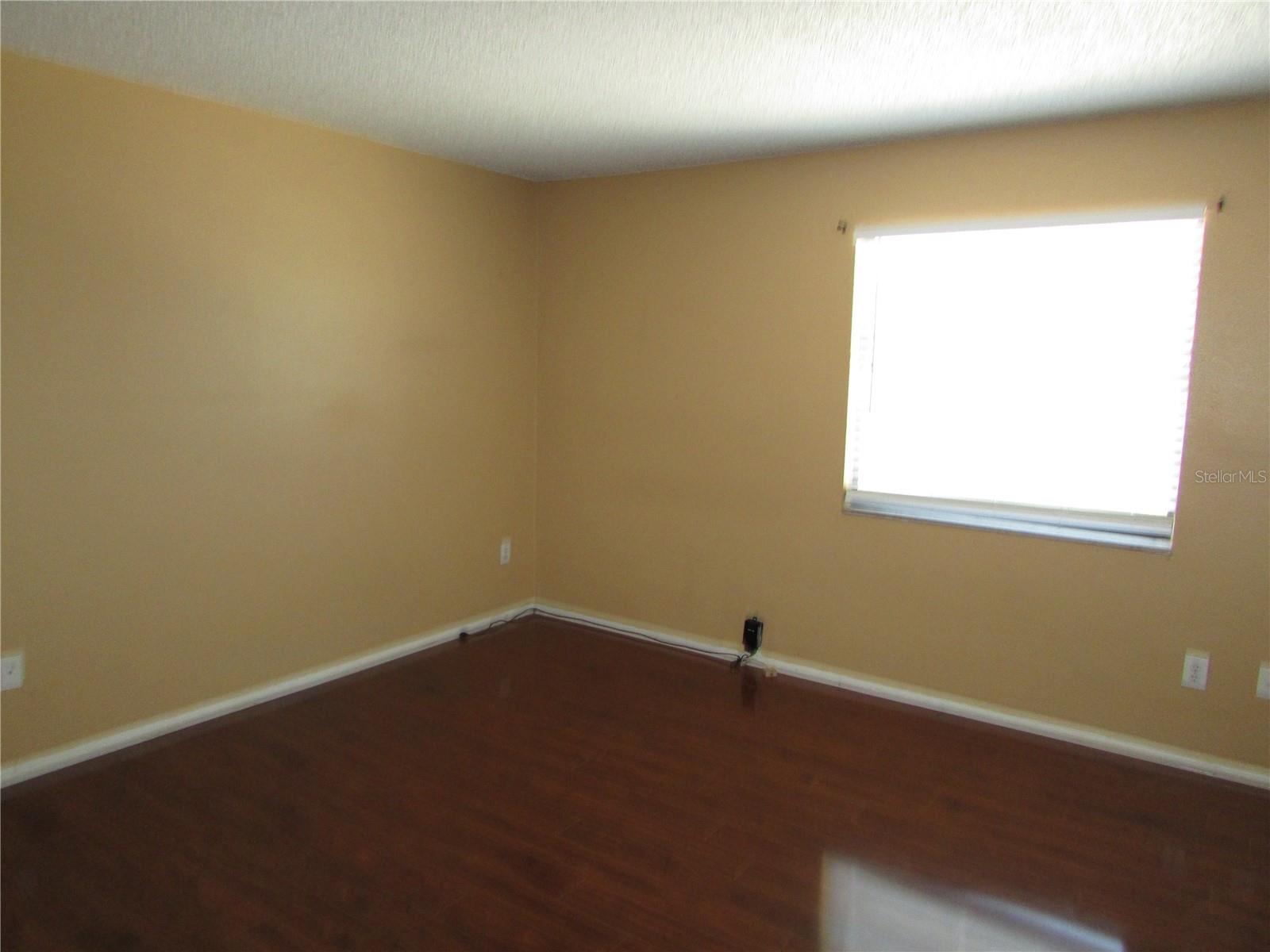 10049 LAKE OAK CIR, TAMPA, FL, 33624