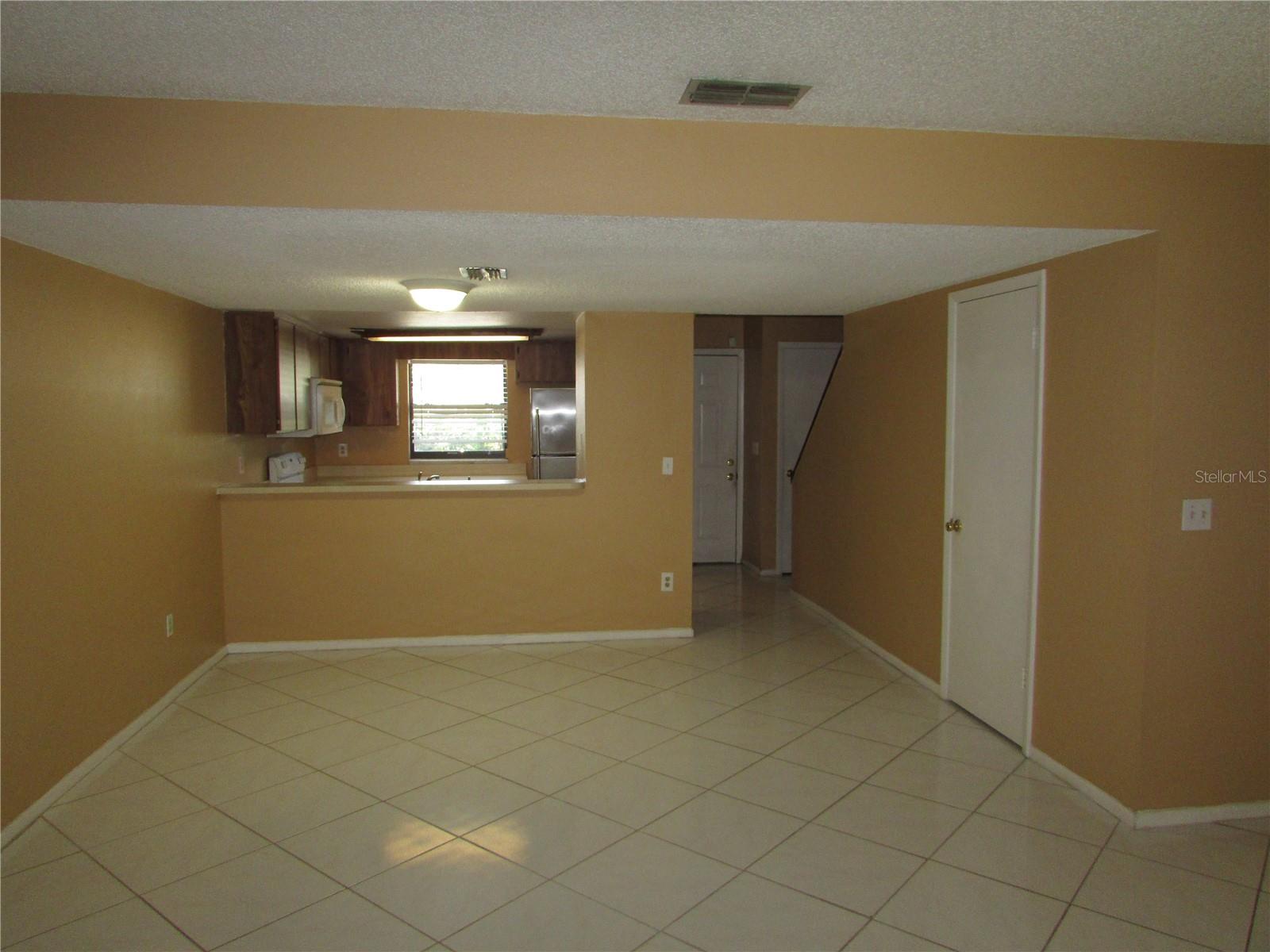 10049 LAKE OAK CIR, TAMPA, FL, 33624