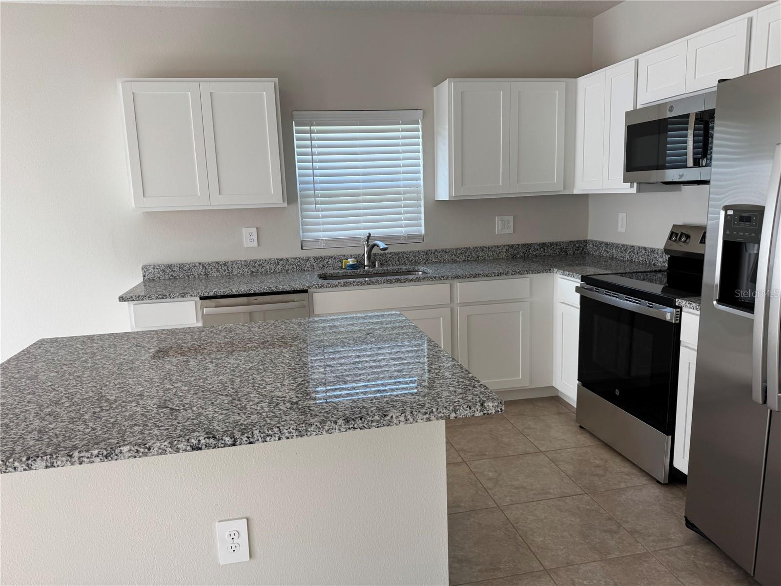 807 170TH CT E, BRADENTON, FL, 34212