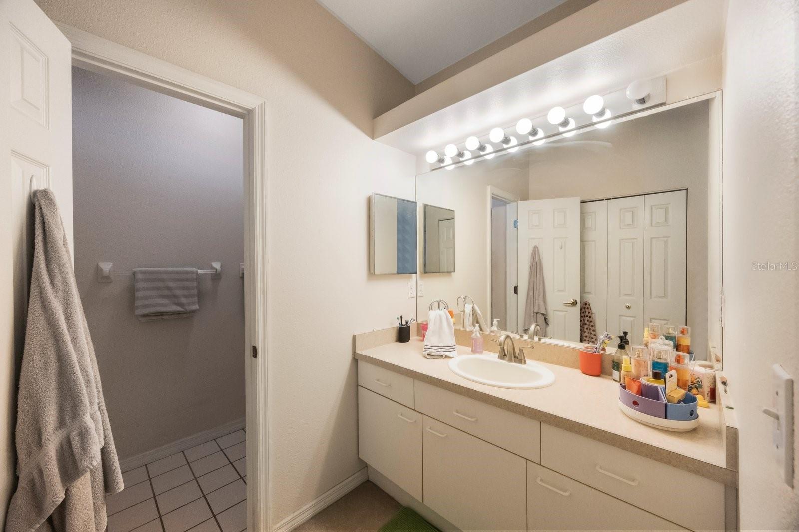 9205 JAKES PATH, LARGO, FL, 33771