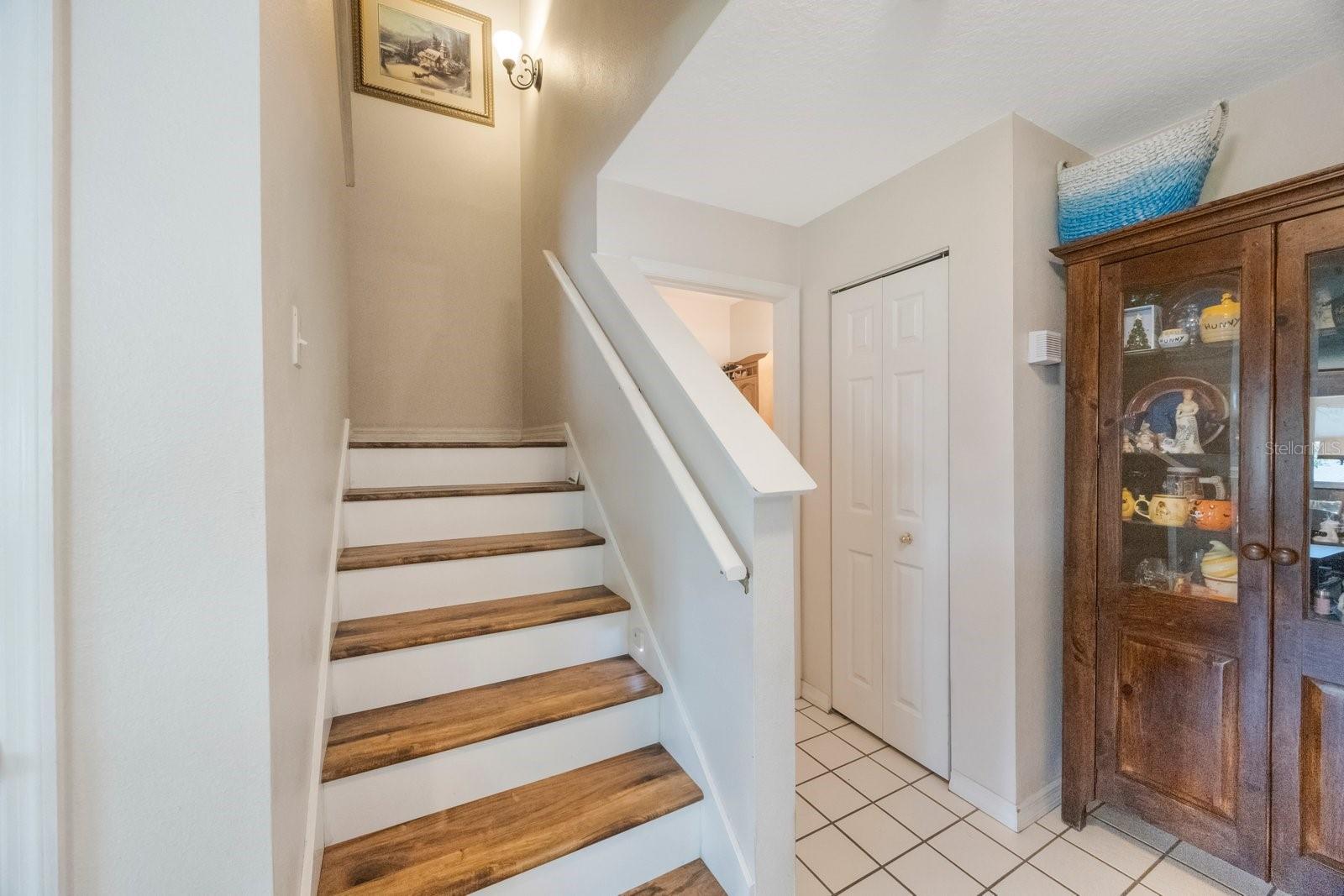 9205 JAKES PATH, LARGO, FL, 33771