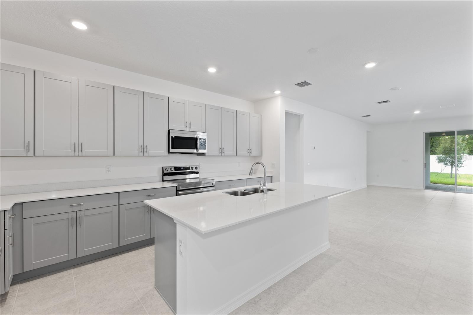 754 LEMON AVE, FRUITLAND PARK, FL, 34731