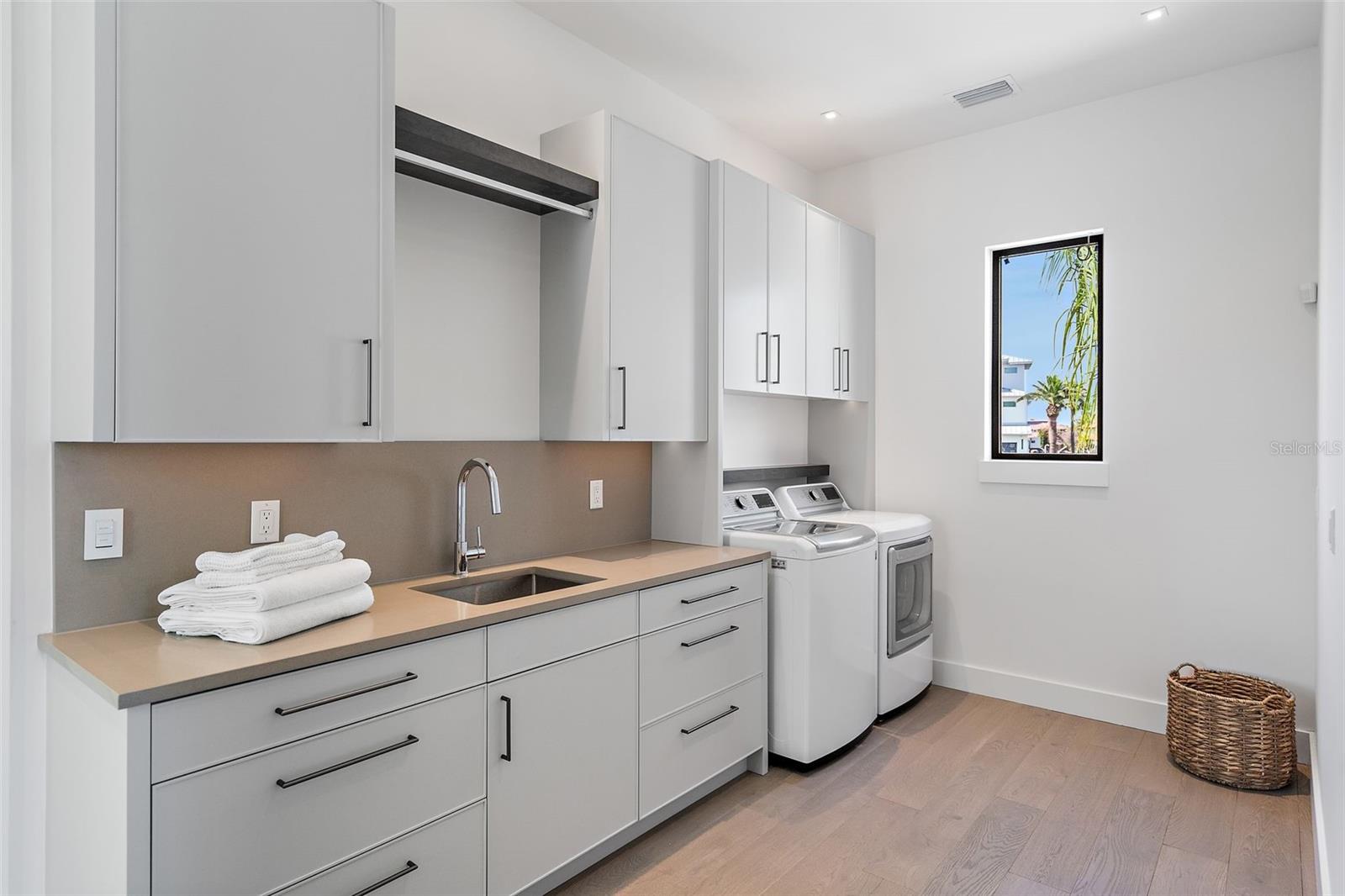 TB8396125 Property Photo